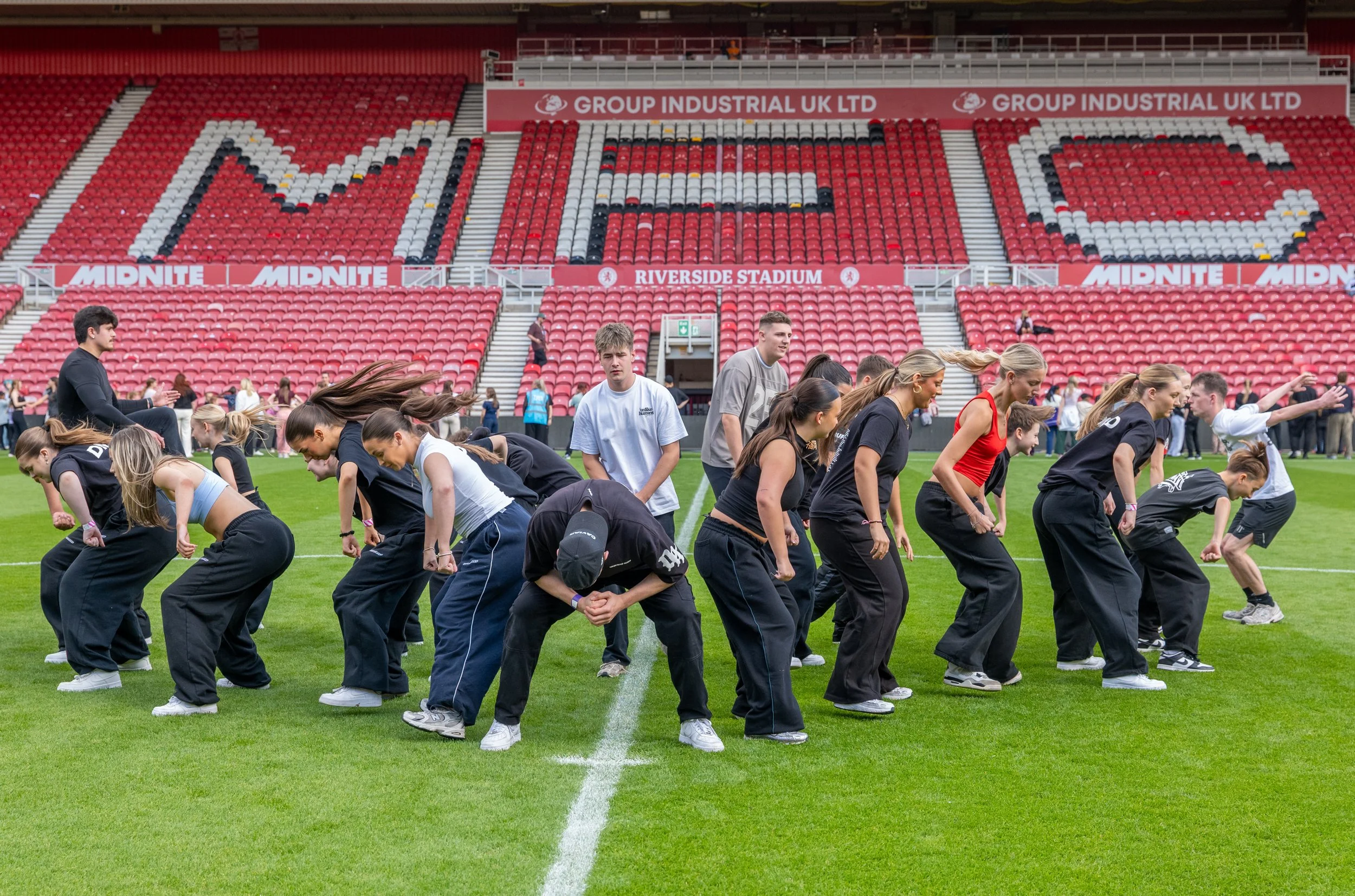 Francis Fitzgerald Photography MFC 150 x TeesDance - 11.10.26 Riverside Stadium Rehearsal - 038.jpg