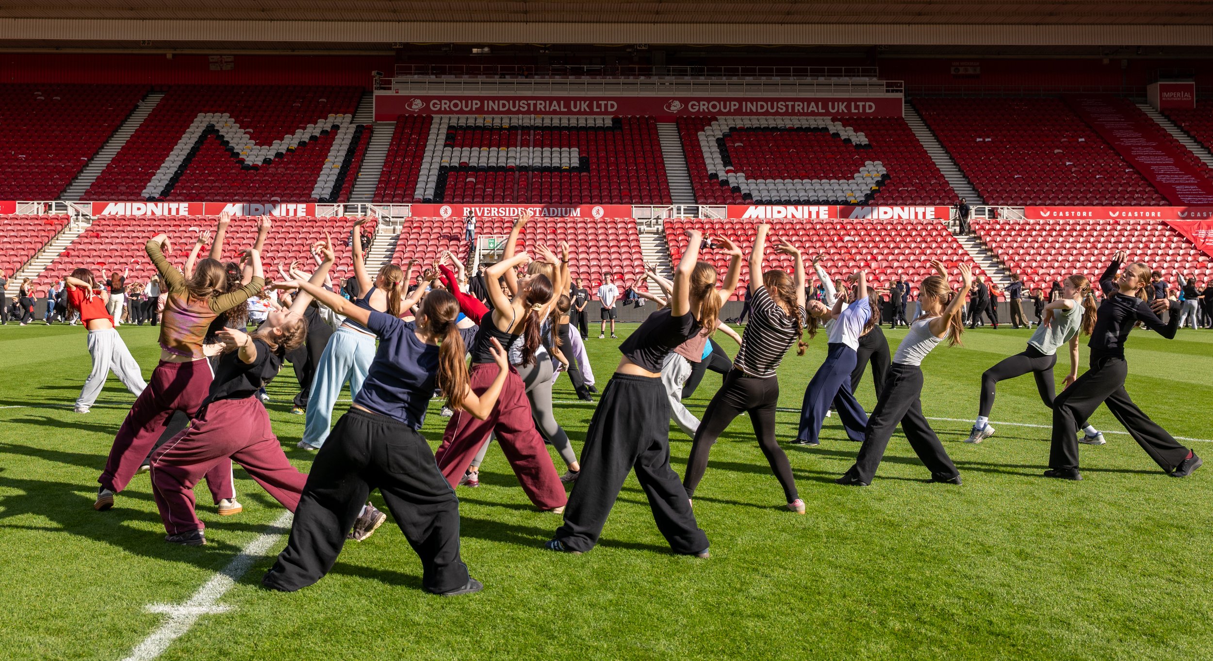 Francis Fitzgerald Photography MFC 150 x TeesDance - 11.10.26 Riverside Stadium Rehearsal - 045.jpg