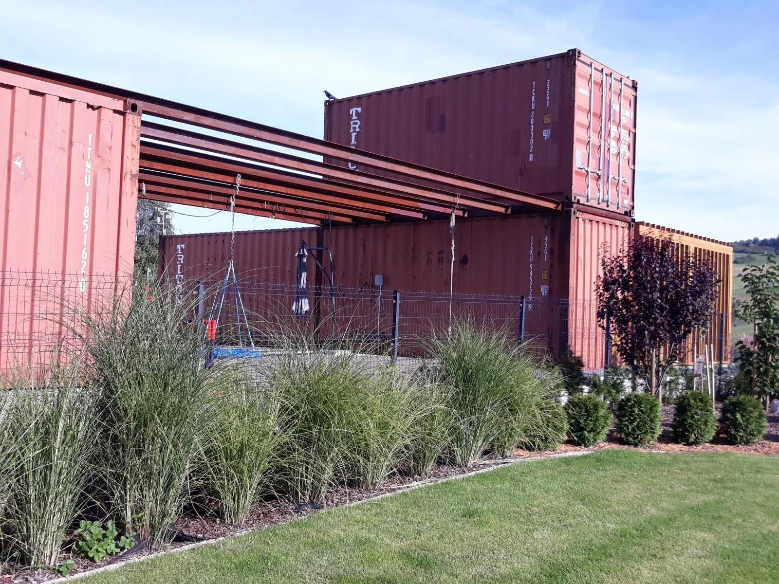 Container prefab housing 