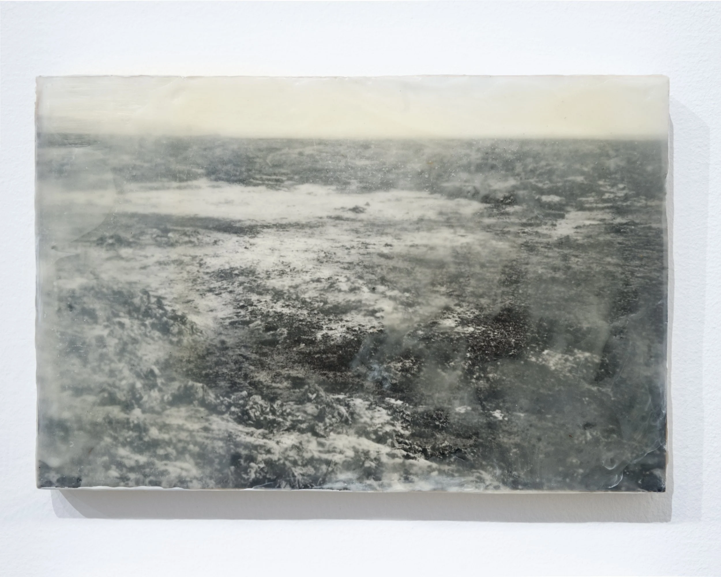 Apparizione V,

gelatin silver print, beeswax, damar resin, pigments on board
20 cm x 30 cm x 180 mm
2026