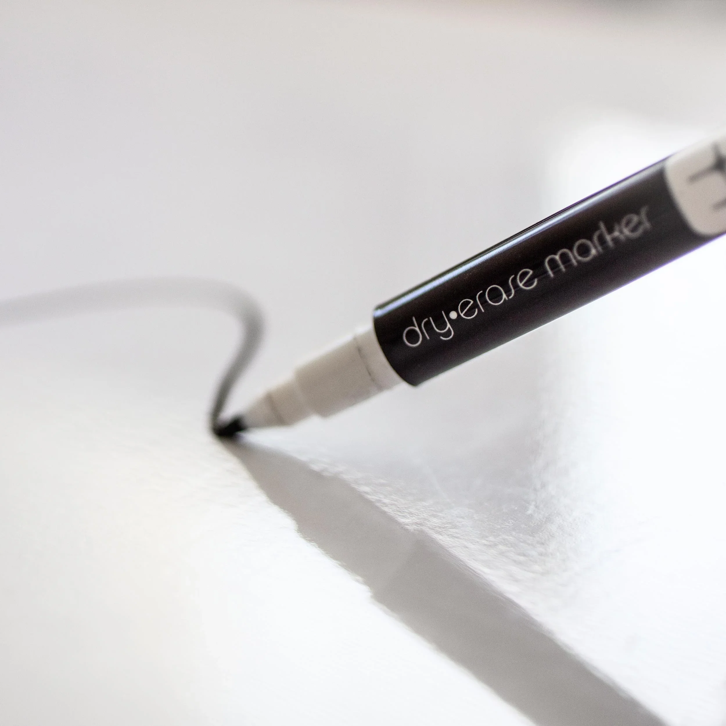 How do mini-whiteboards boost confidence and learning in MFL?