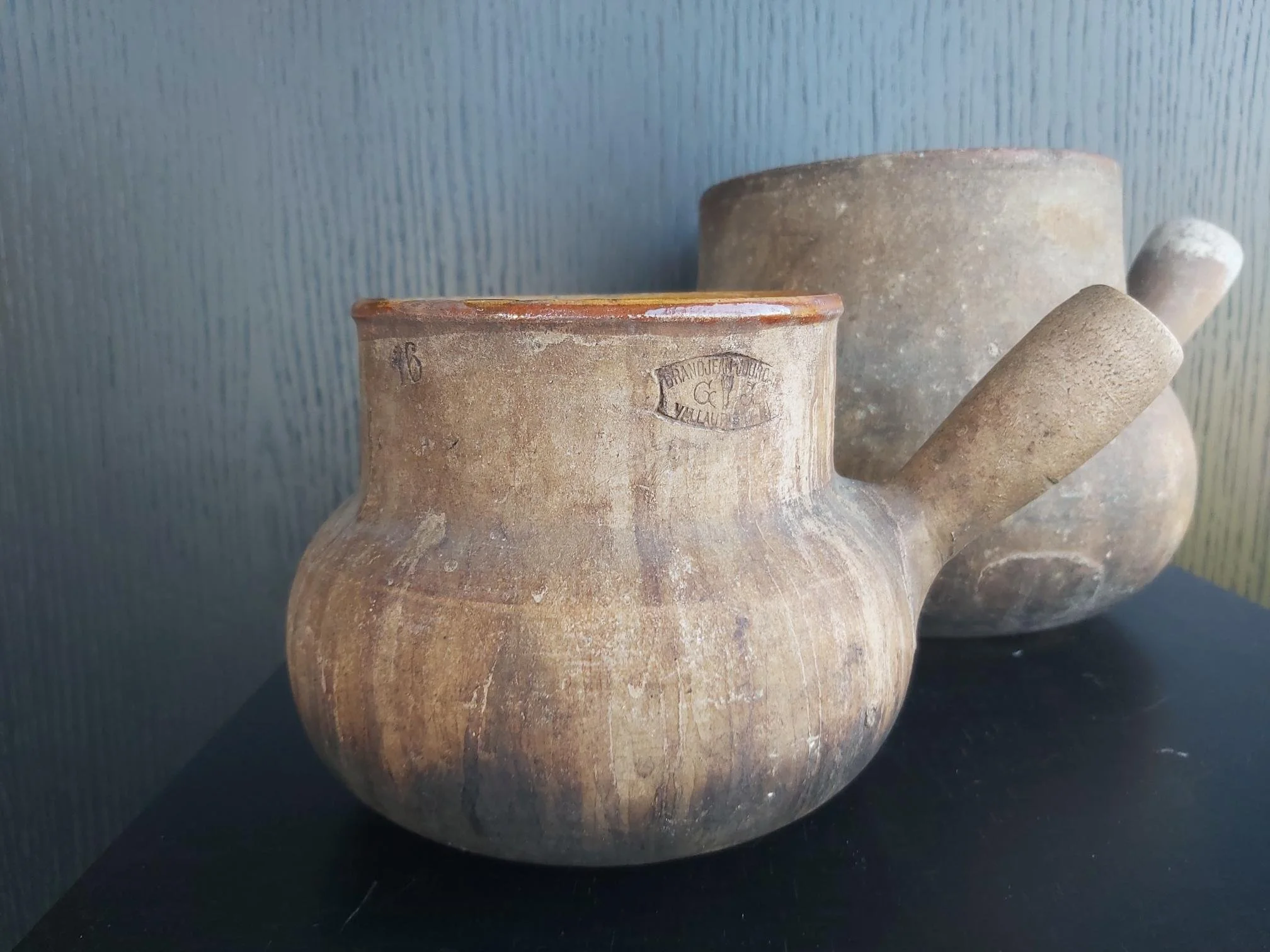 Art 44 : Mooie oude franse terracotta Vallauris kook pot - leuk model