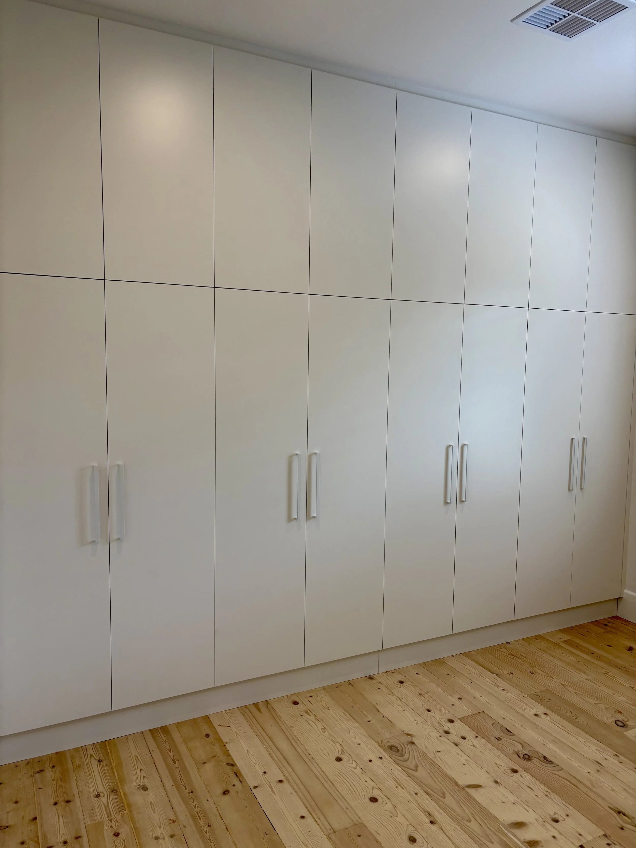 Adelaide cabinetmaker robe and linen cupboards