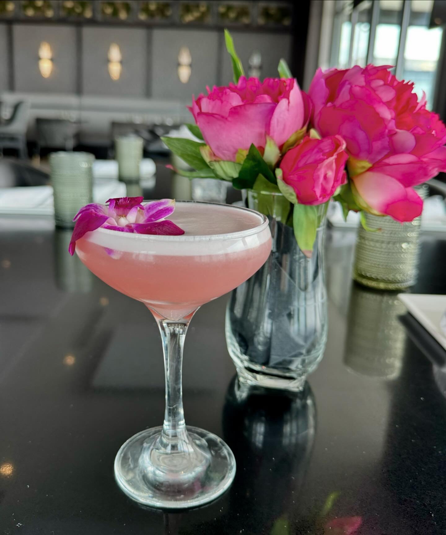 Portsmouth Restaurant Week Featured Cocktail: 
Hell or High Watermelon 🍉 ~ Chopin Vodka, St. Elder, egg whites, watermelon, and lime🍋&zwj;🟩 topped with Zardetto Prosecco 🥂