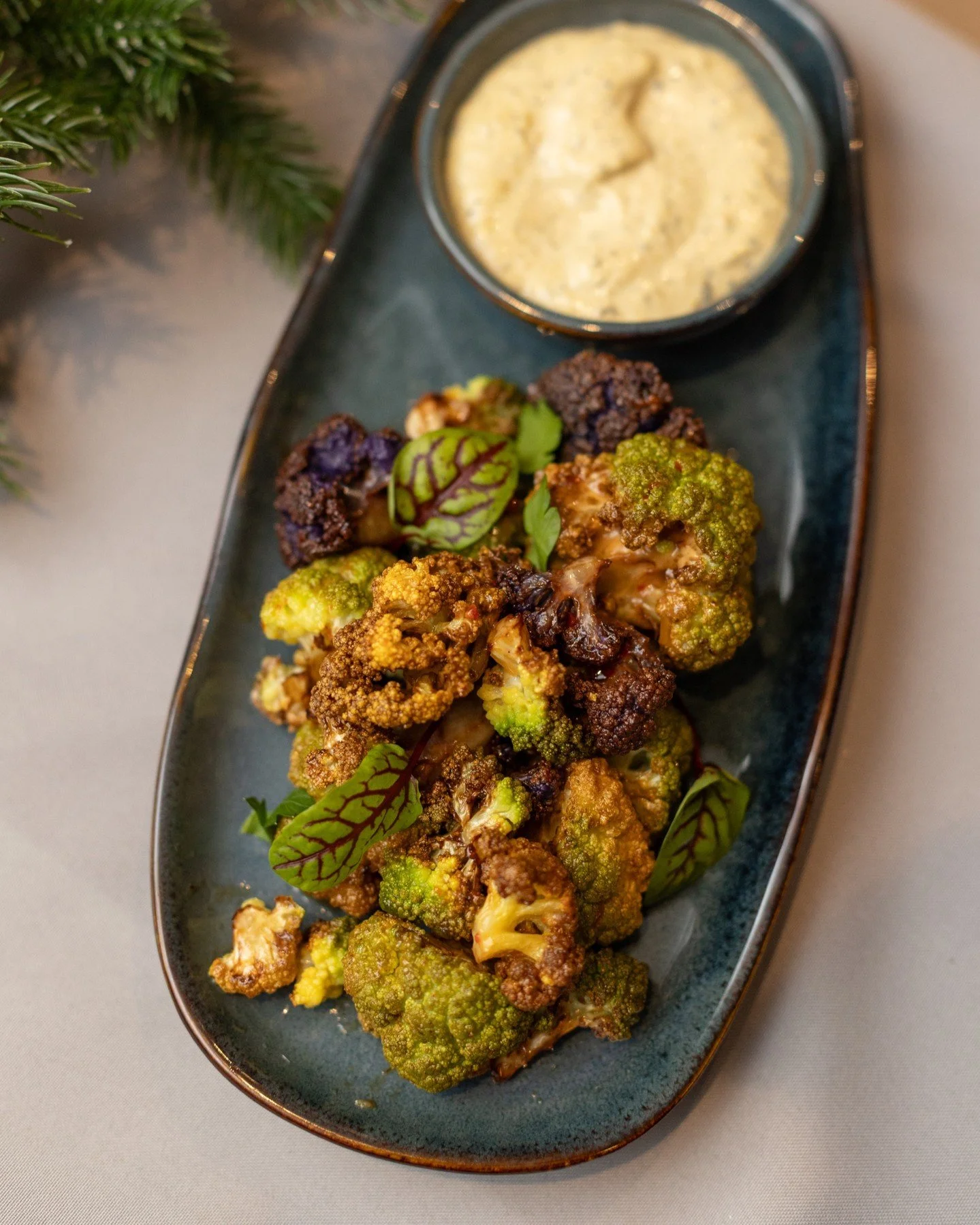 Who knew cauliflower could be this crave-worthy? ✨
Golden, perfectly seasoned, and impossible to resist, the perfect starter for any evening.

#RooftopEats #CauliflowerMagic #PortsmouthDining #ShareableBites #FoodieFavorites