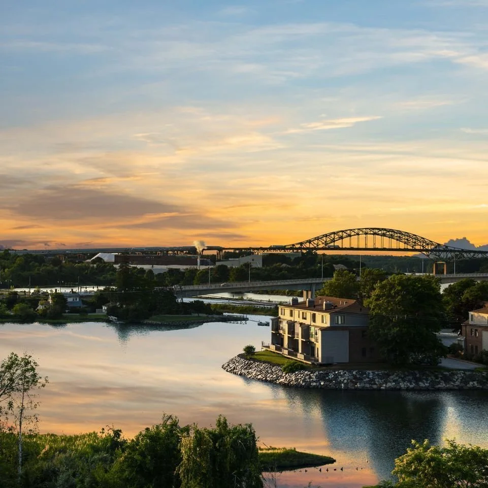 Sunsets at Rooftop are unmatched. After a day of strolling, shopping, and sightseeing around Portsmouth, there&rsquo;s no better way to wind down than with a drink in hand, above the streets, sipping your way into the night.🍸☁️