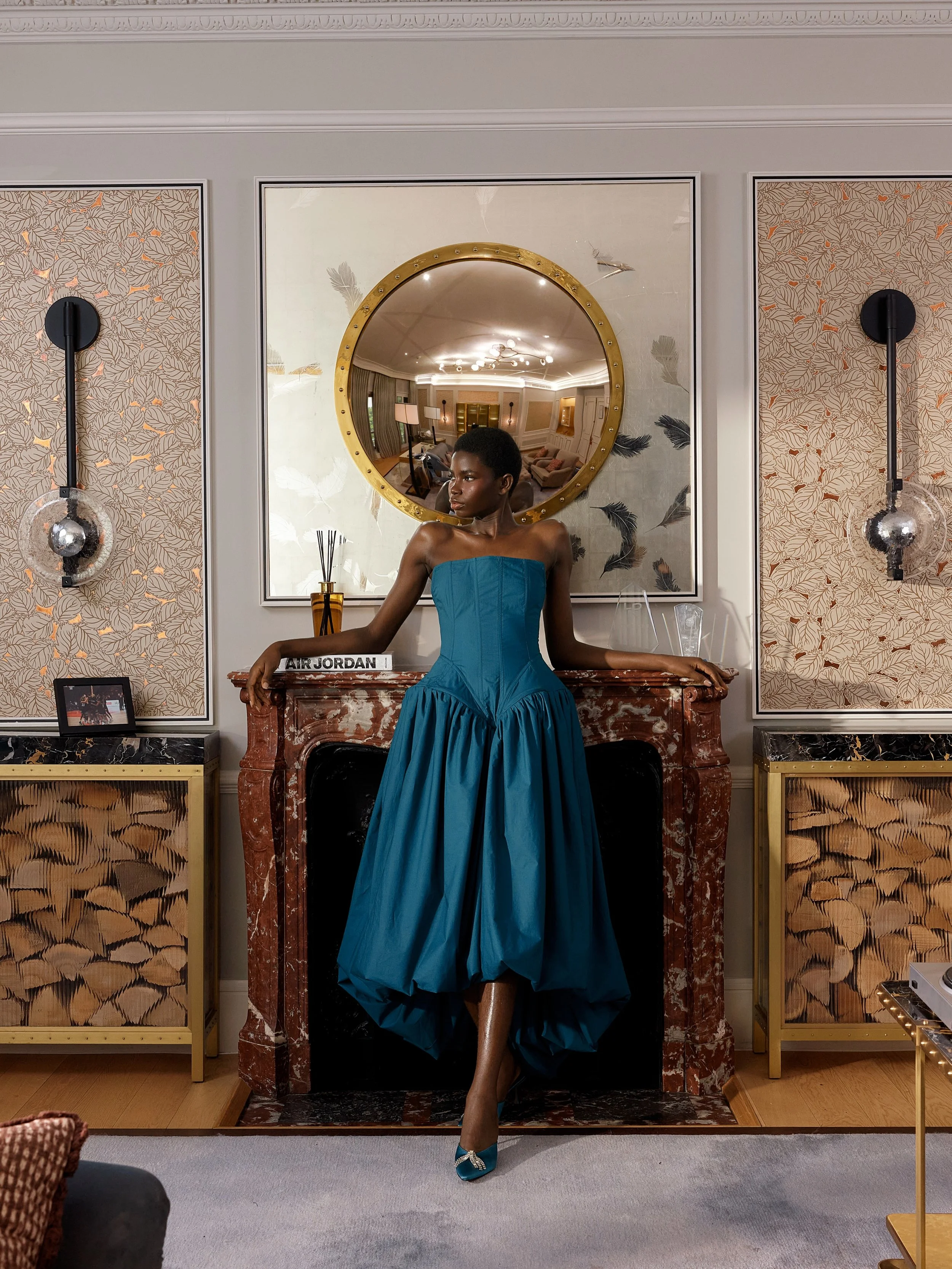 @TOLUCOKER

TOLU COKER SS27: ACT I &mdash; COMMON GROUND

For SS27, Tolu Coker opens a new chapter with ACT I: COMMON GROUND, the first act of BEYOND BOUNDS &mdash; a multidisciplinary exploration of fashion, film, sound, performance and archive.

Ex