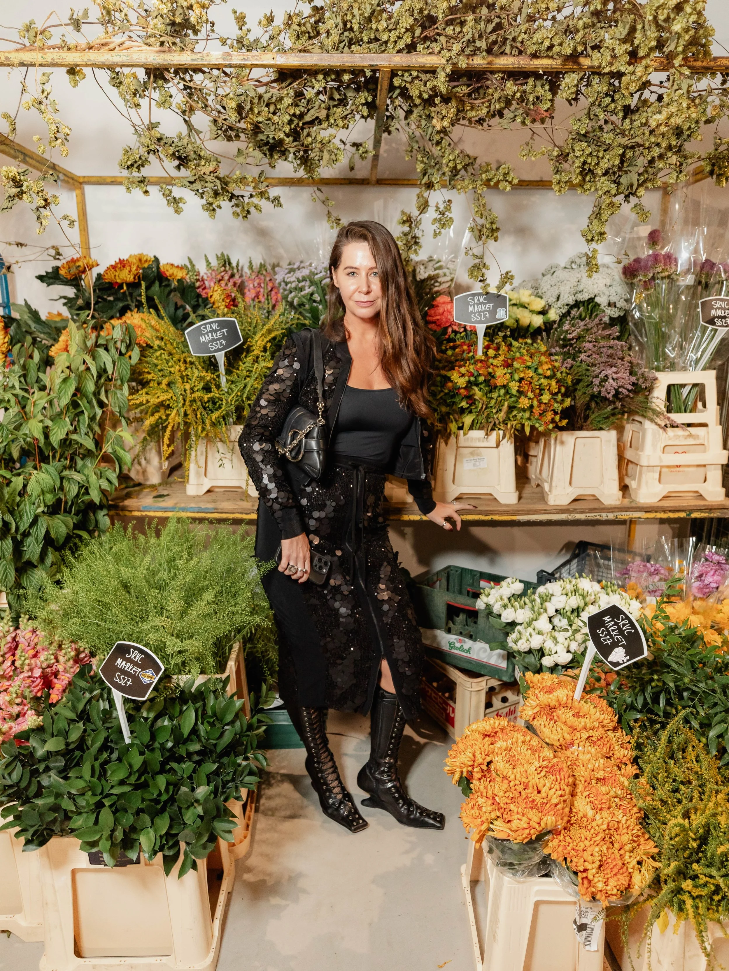 SRVC SPRING/SUMMER 2027

For Spring/Summer 2027, SRVC draws on London&rsquo;s markets &mdash; Portobello, Columbia Road, Berwick Street, Broadway &mdash; to create the SRVC Flower Market, a living backdrop for a collection concerned with how women ac