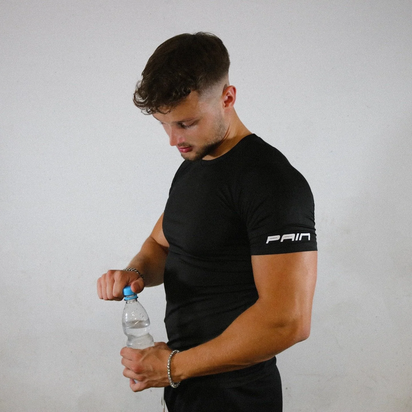 Robin in our new Sportswear.
Breathable, flexible and comfortable.

#sportswear #pain #streetwear #germany #gym #motivate #explore #explorepage #underground #streetstyle