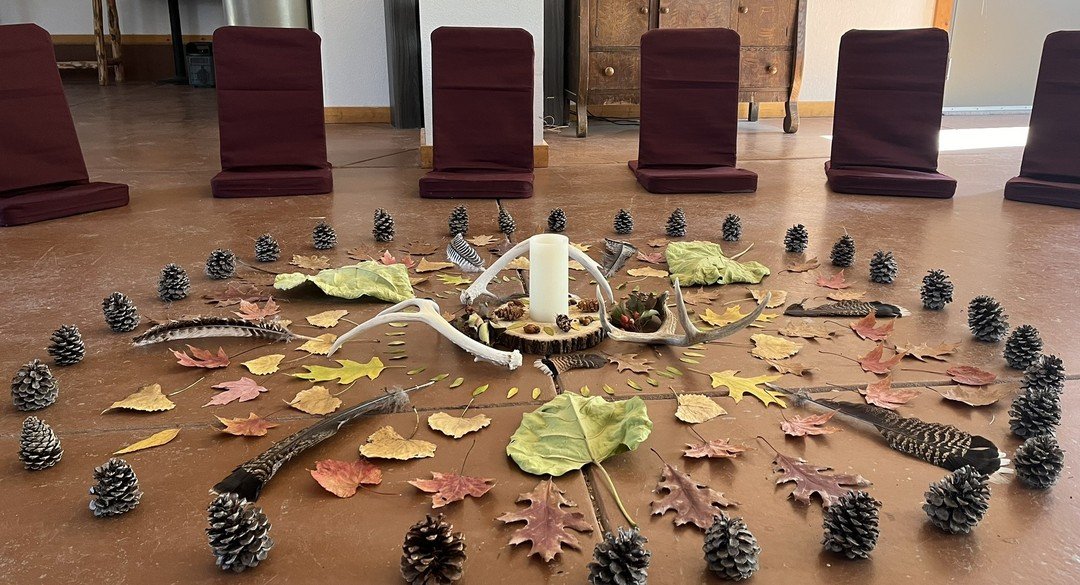 Here is a photo from the Grounded Retreat last weekend where I had the honor of collaborating with @earthbird_wholebeing @wildersoul71 @badlittlehannah for a magical and connective experience in conscious collaboration with amazing women.

We built a