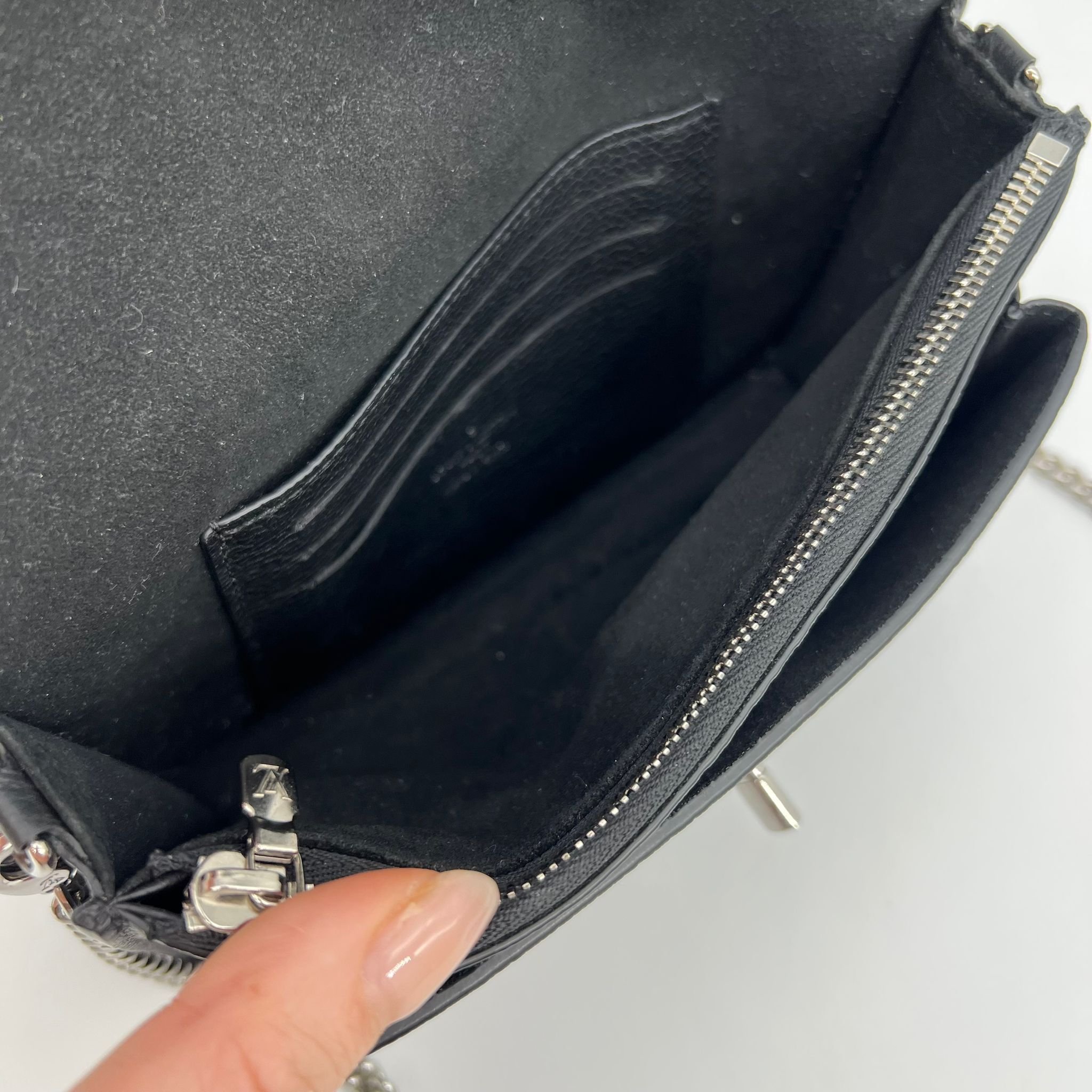 Louis Vuitton MyLockMe Chain Pochette Bag in Black Leather Silver Hardware interior