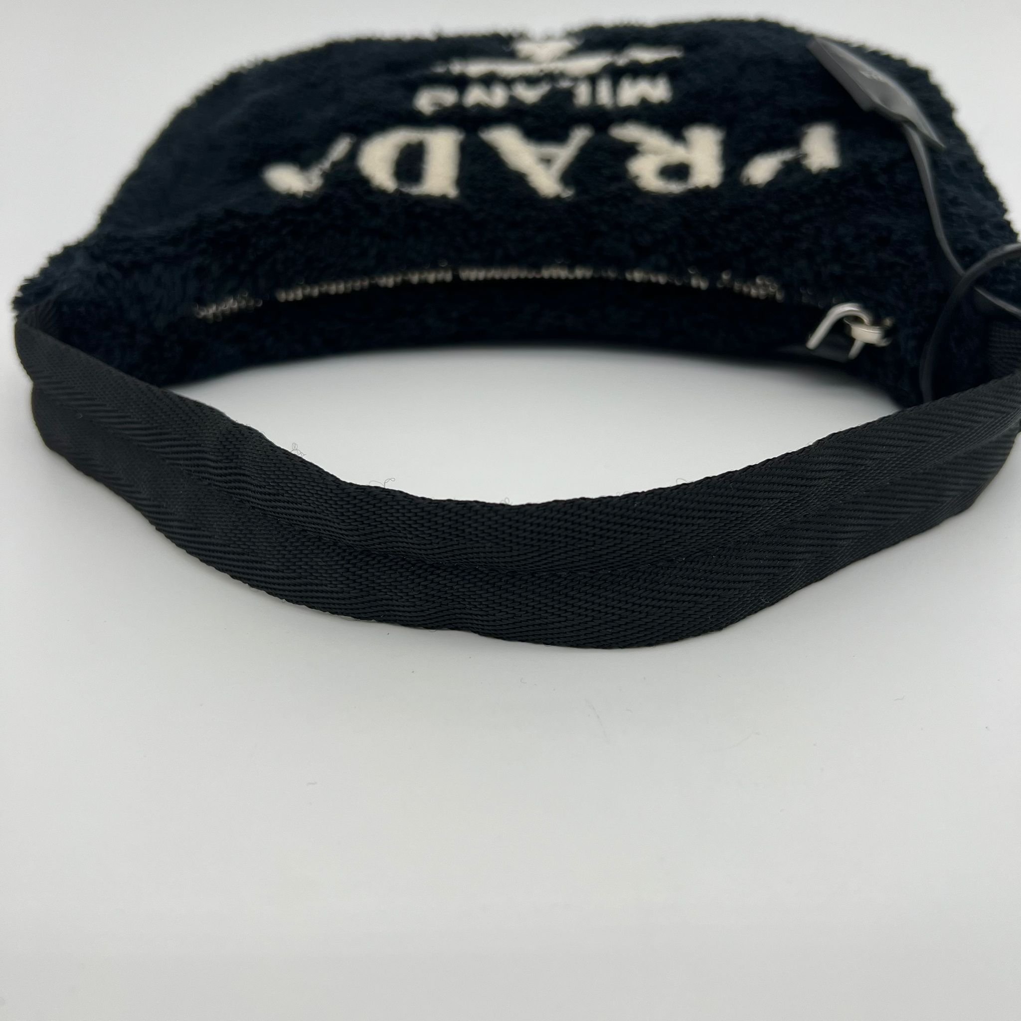Prada Re-edition 2000 Terry Shoulder Bag strap