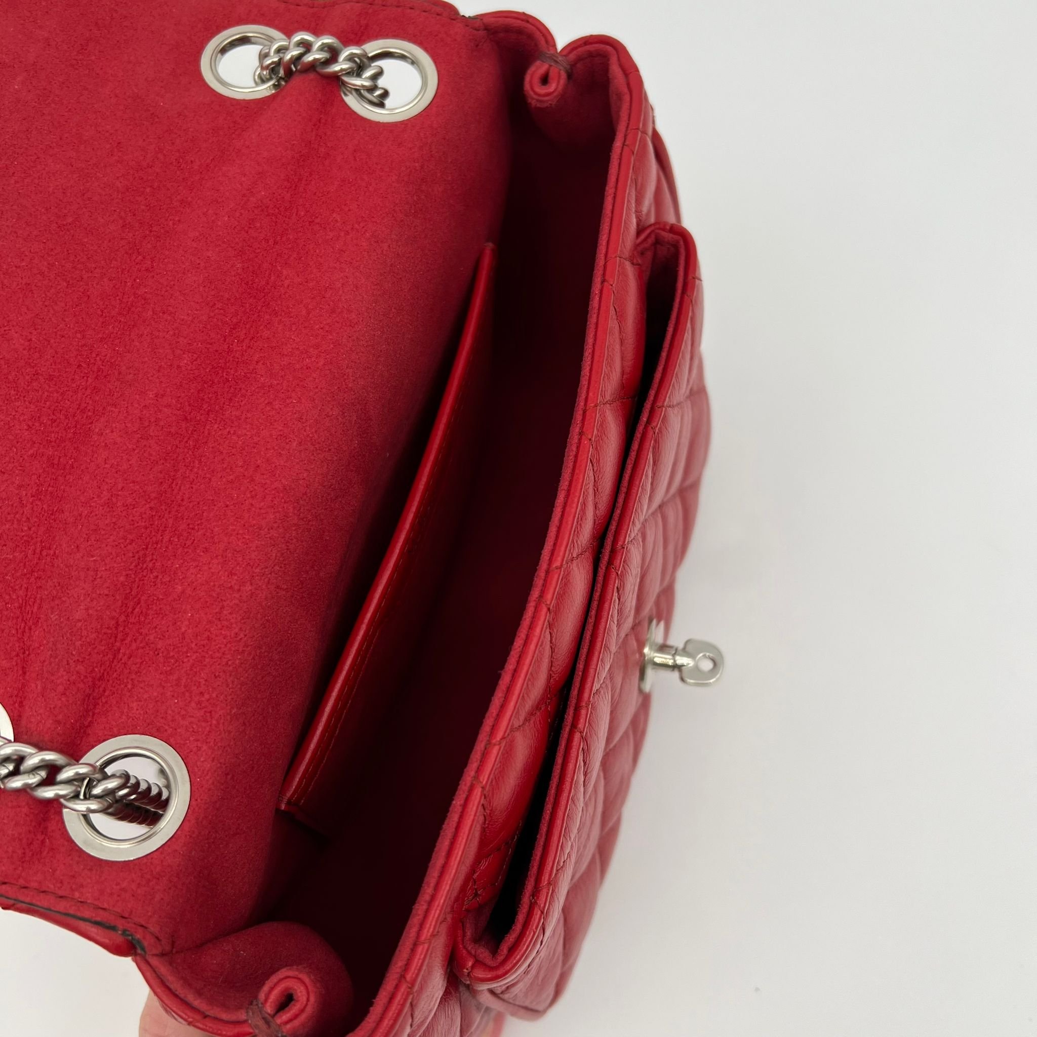 Mulberry Darley Small Shoulder Bag Scarlet Red Shiny Buffalo Quilted Leather inside
