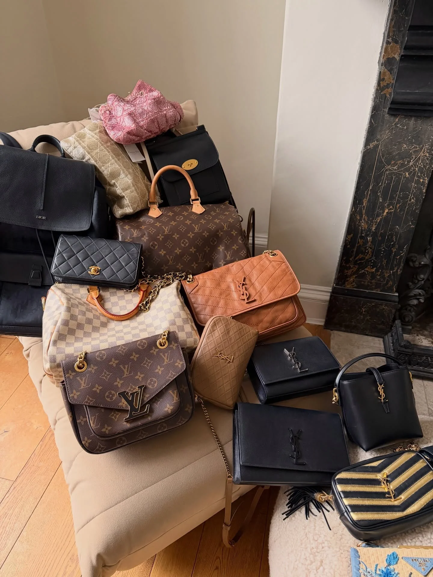 Washing away the Blue Monday mood, one handbag at a time 👜🌊

Please note, we&rsquo;re not affiliated or associated with the brands we sell.