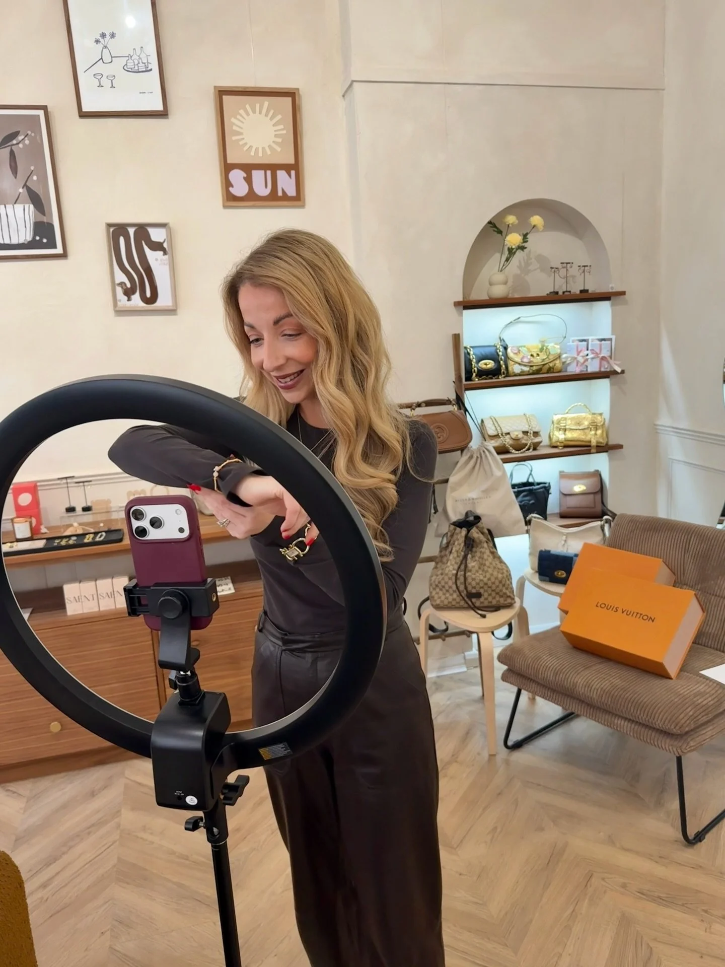 A few little moments from our live yesterday 🧡✨

We had the best time spending that hour with you all, it honestly just flew by! Thank you so much to everyone who joined us, chatted, and snapped up some incredible pieces. It all means so much to us!