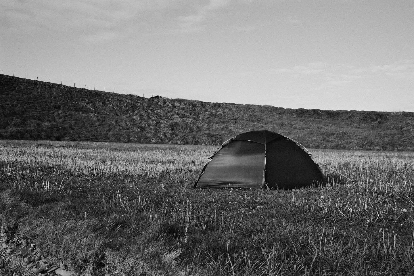Day 30 of kayaking around Ireland for Parkinson’s. Secluded beach on the Ulster Way. Not many quiet spots to camp until I’m past Dublin.
@aclima_norway @chmarine_ @icom_UK @realmealuk @adventure.ie @fuelforeffect @kokatatusa @teamfoxmj