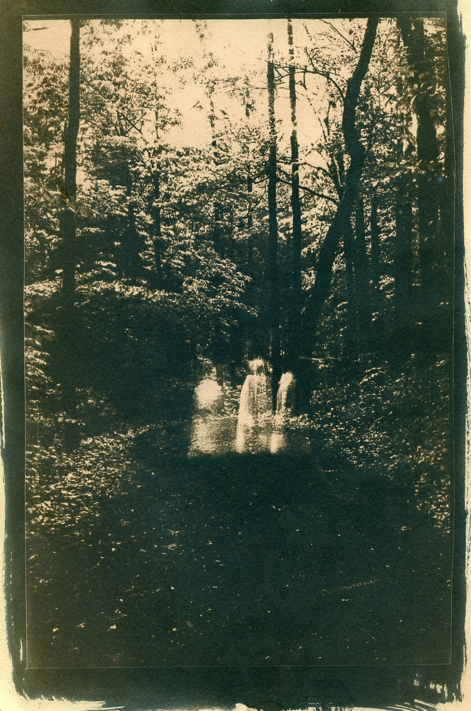Sisters004.jpg
