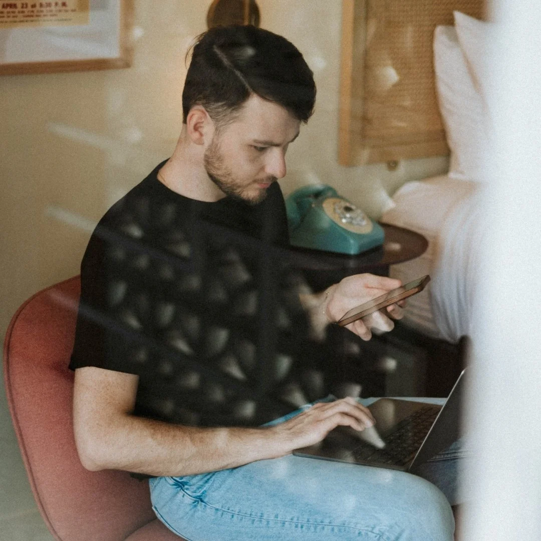 I bet this happens to you all the time too 🤪

Ever found yourself chilling on a Sunday night, watching your favorite reality show, only to realize that you forgot to schedule your hair appointment? 

We've all been there, right? It even happens to m