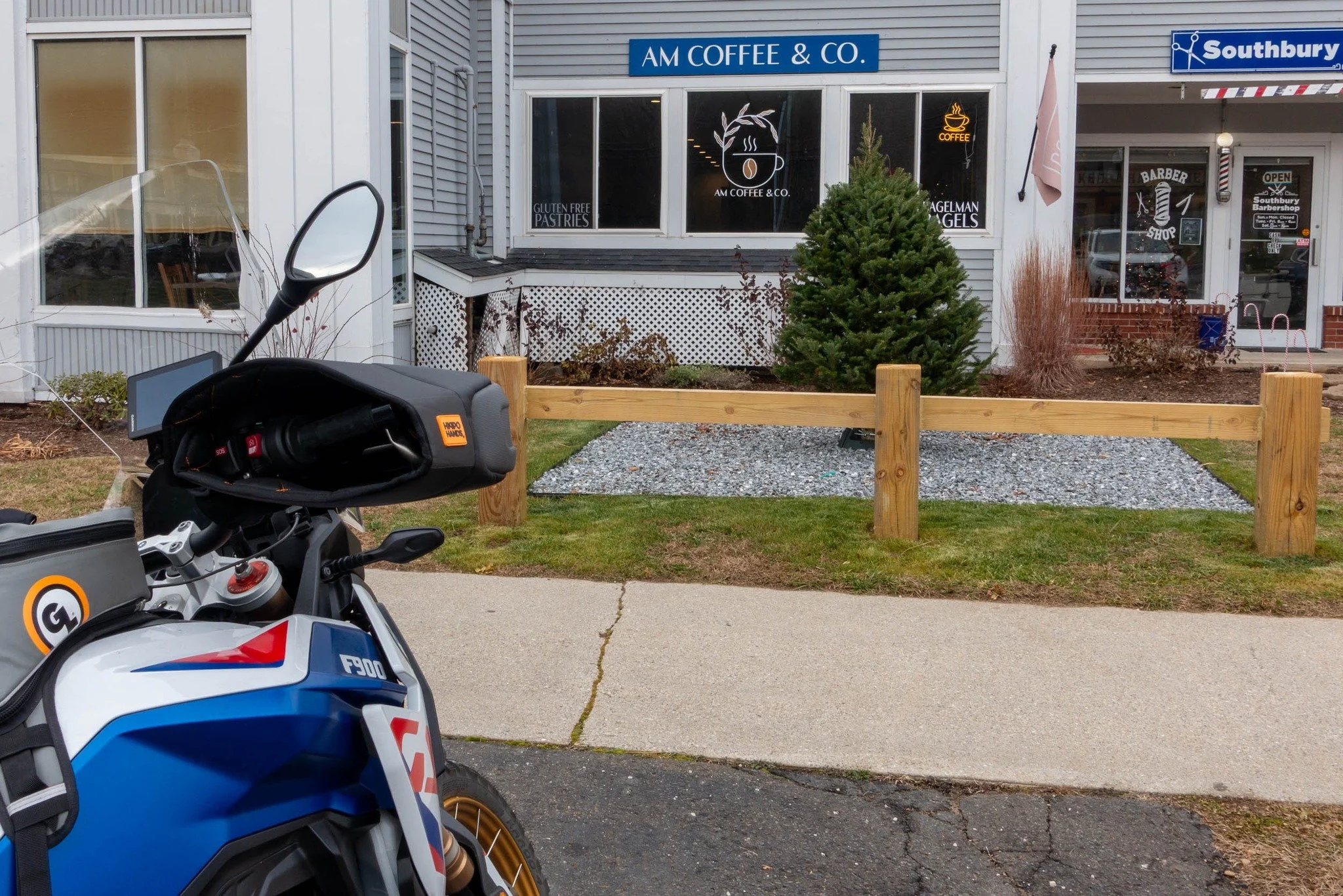 A winter motorcycle ride leads to AM Coffee in Southbury, CT&mdash;friendly staff, cozy space, and house-made syrups make it a worthy stop. (🔗 Link to article in @tankofcoffee bio)
#motocoffee #motorcycleride #coffee #motorcycle #northeast #coffeesh