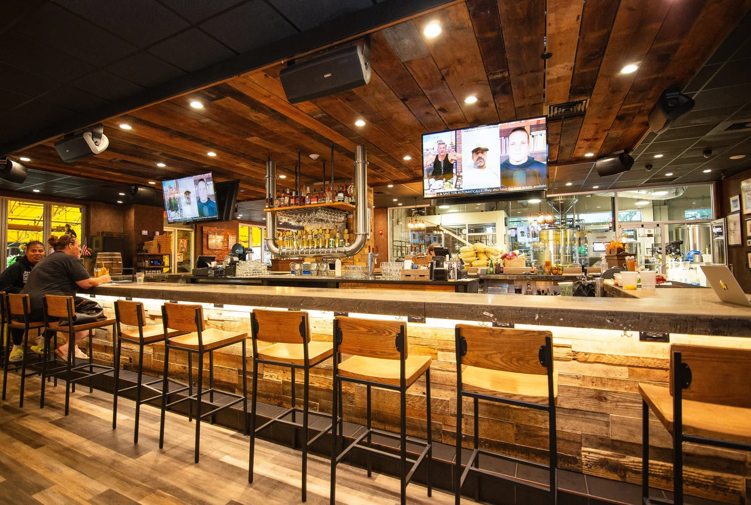 Bar photo 1