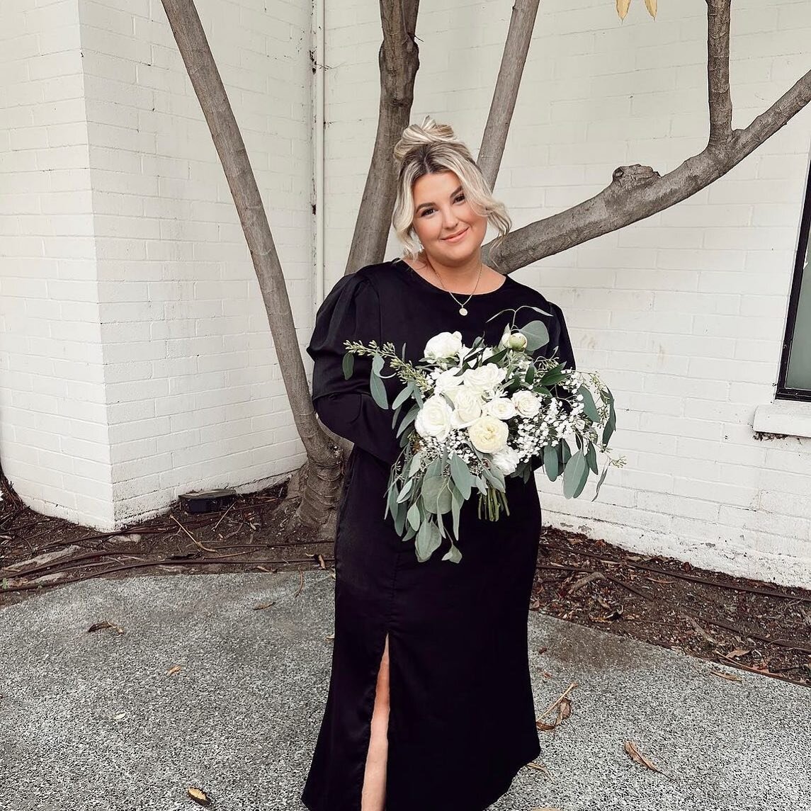 Bridesmaid glam on the most genuine soul 🖤✨ 

Makeup by #facesbylexie 
Hair by @quendiejoy 

#bridalmakeupartist 
#pasadenamakeup 
#bridalteam 
#bridesmaids 
#pasadenahairstylist 
#pasadenamakeup 
#softglam