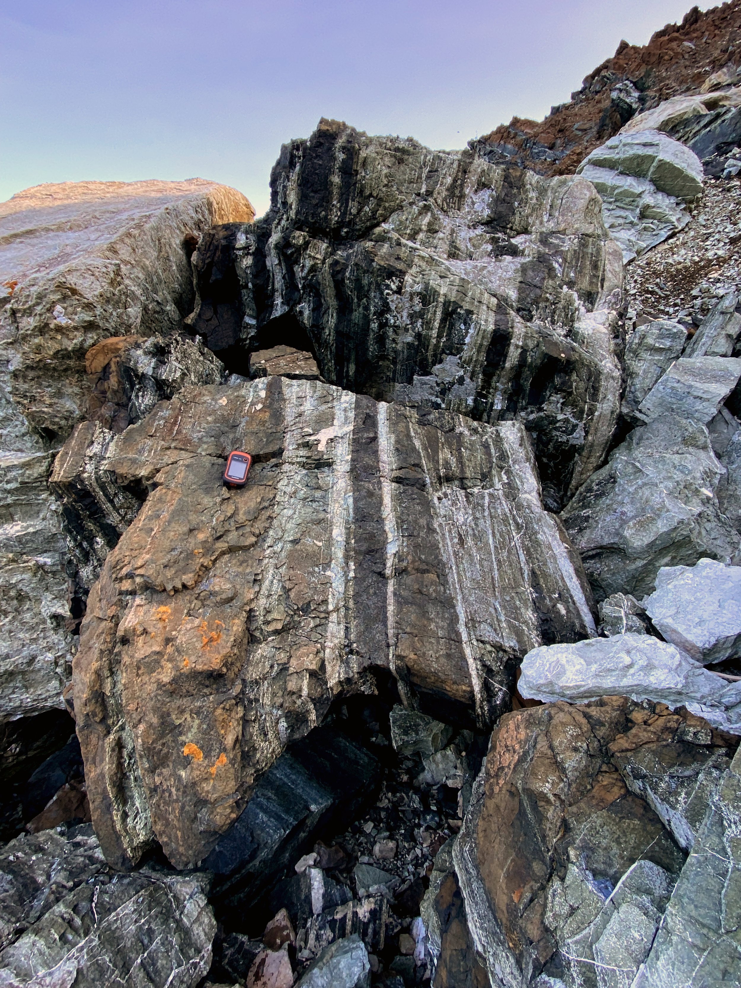 Layered Gabbro Peridotite Crabb PtI by Paul Wylezol