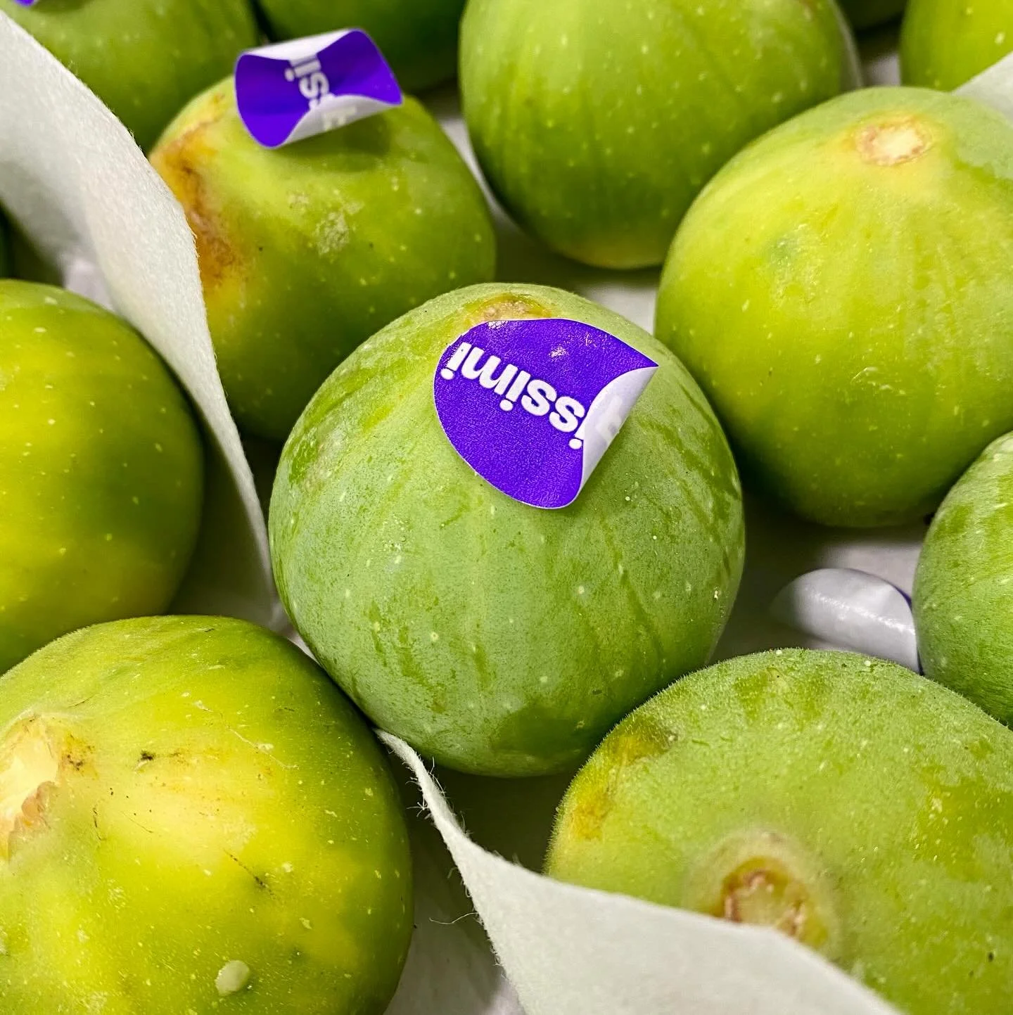 More beautiful Italian green fig, French apricot and Mustard scat Grape fresh in tonight. 

Plenty of Summer sweet treats to find here at The French Garden. 

#instafood #instafoodie #frenchfood #frenchfoodporn #michelinstar #rungis #lemarch&eacute; 