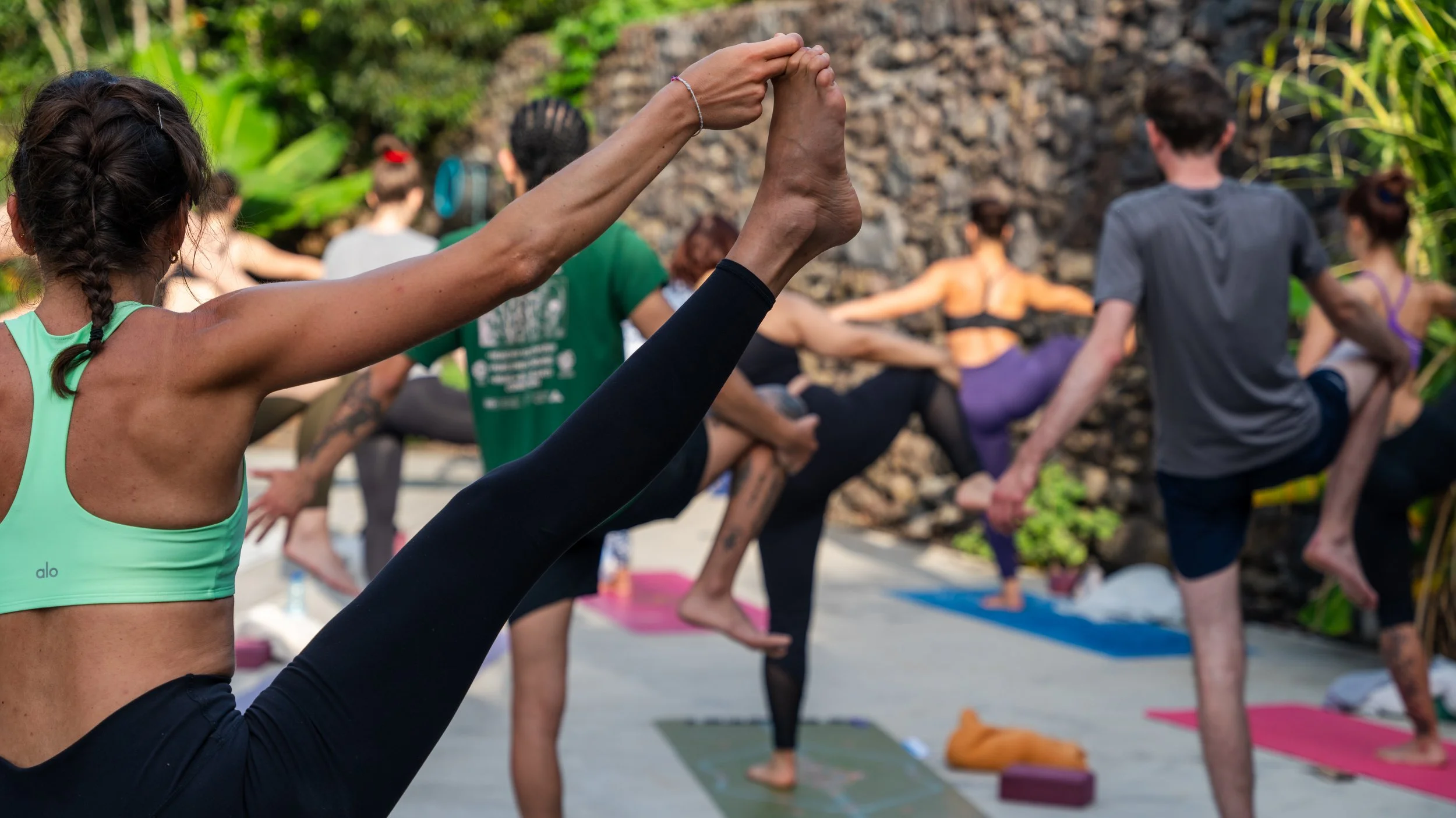 200 h Yoga Teacher Training 