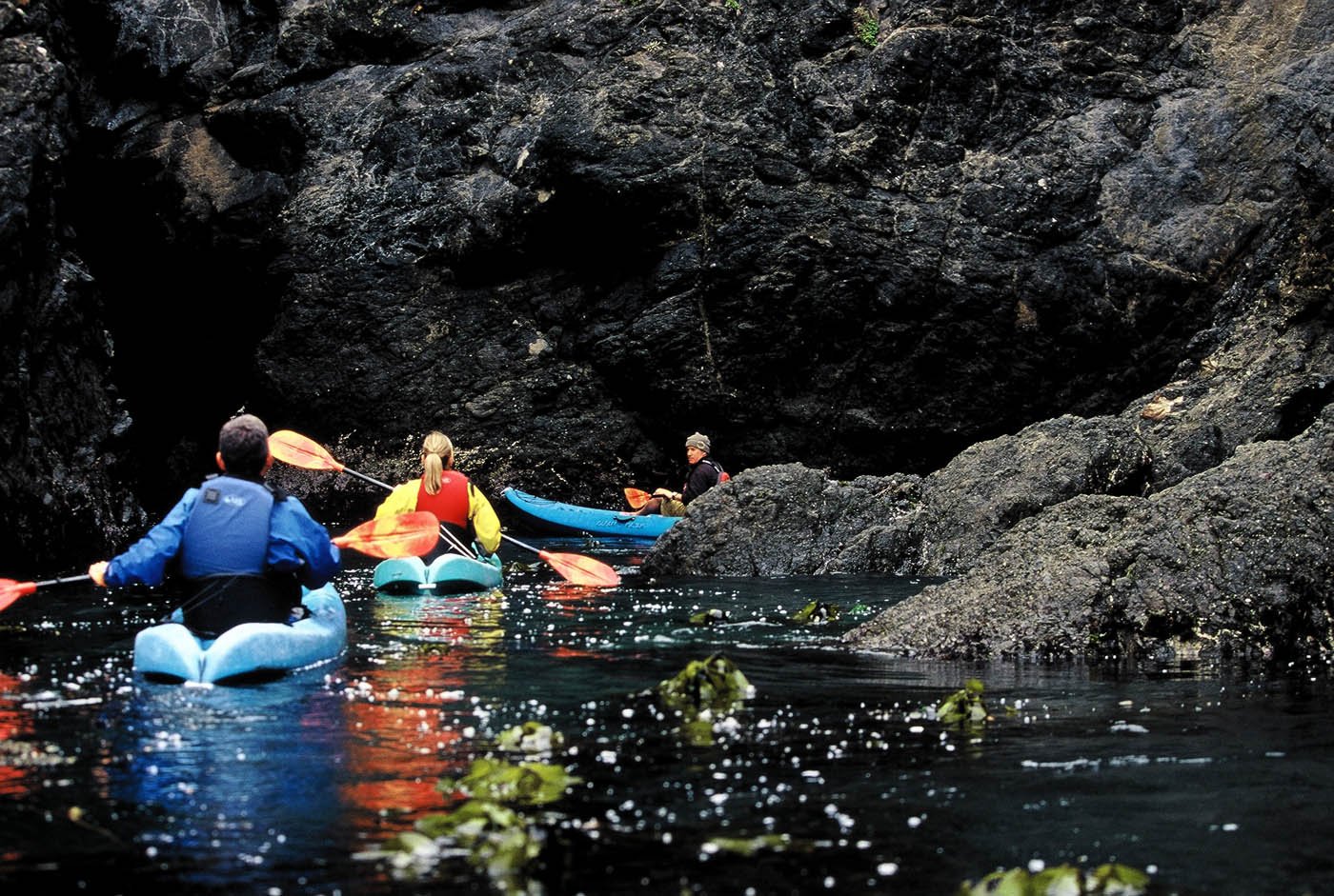 kayak-mendocino-Home_enter_cave.jpg