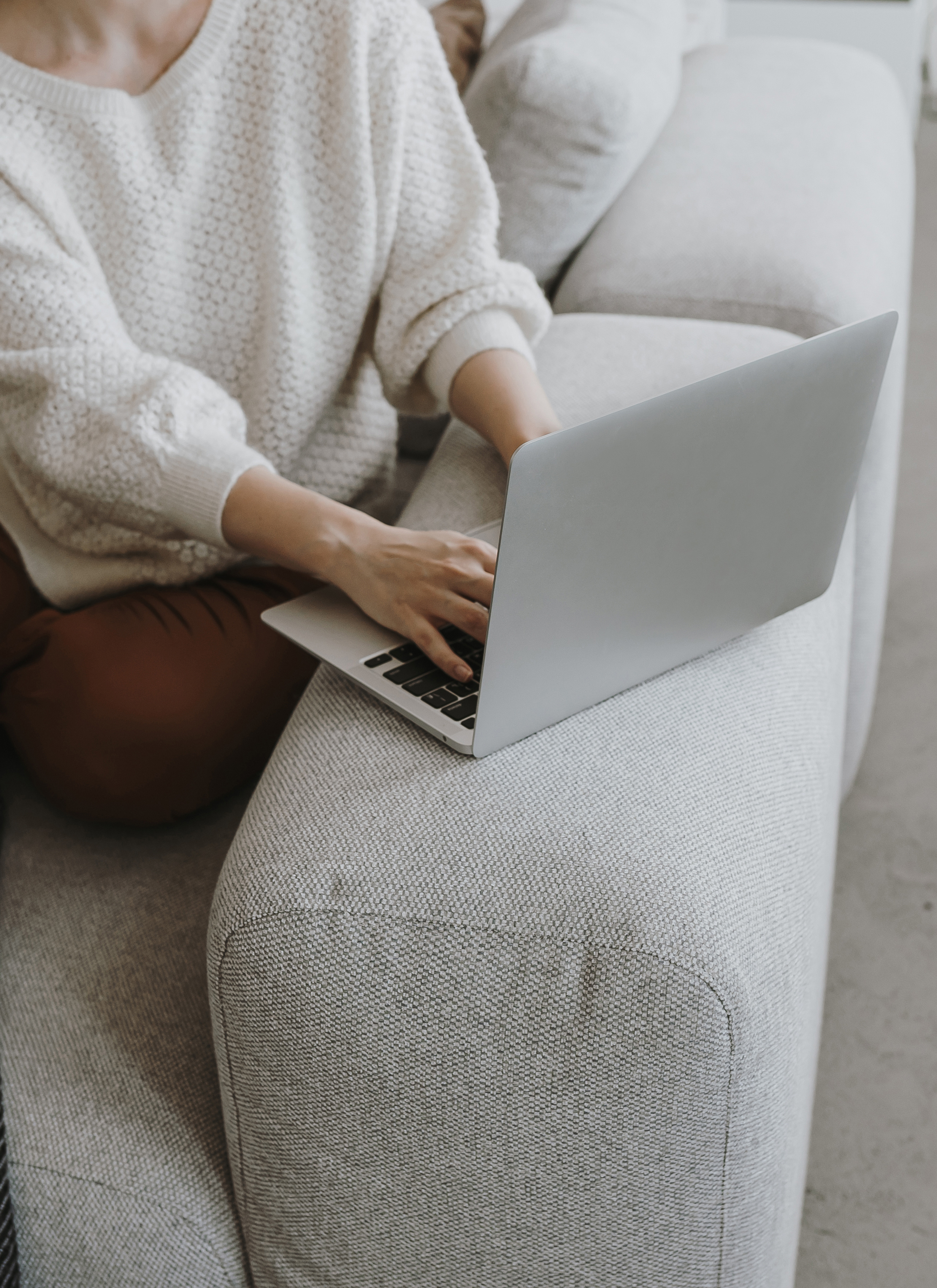 Helping service-based founders and real estate agents simplify operations, set up CRMs, and organize workflows with clarity and confidence.