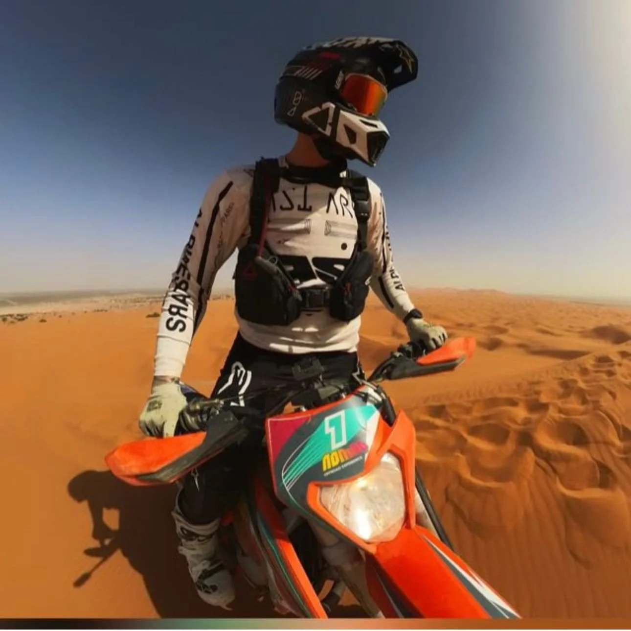 motocross-rider-in-desert.jpeg
