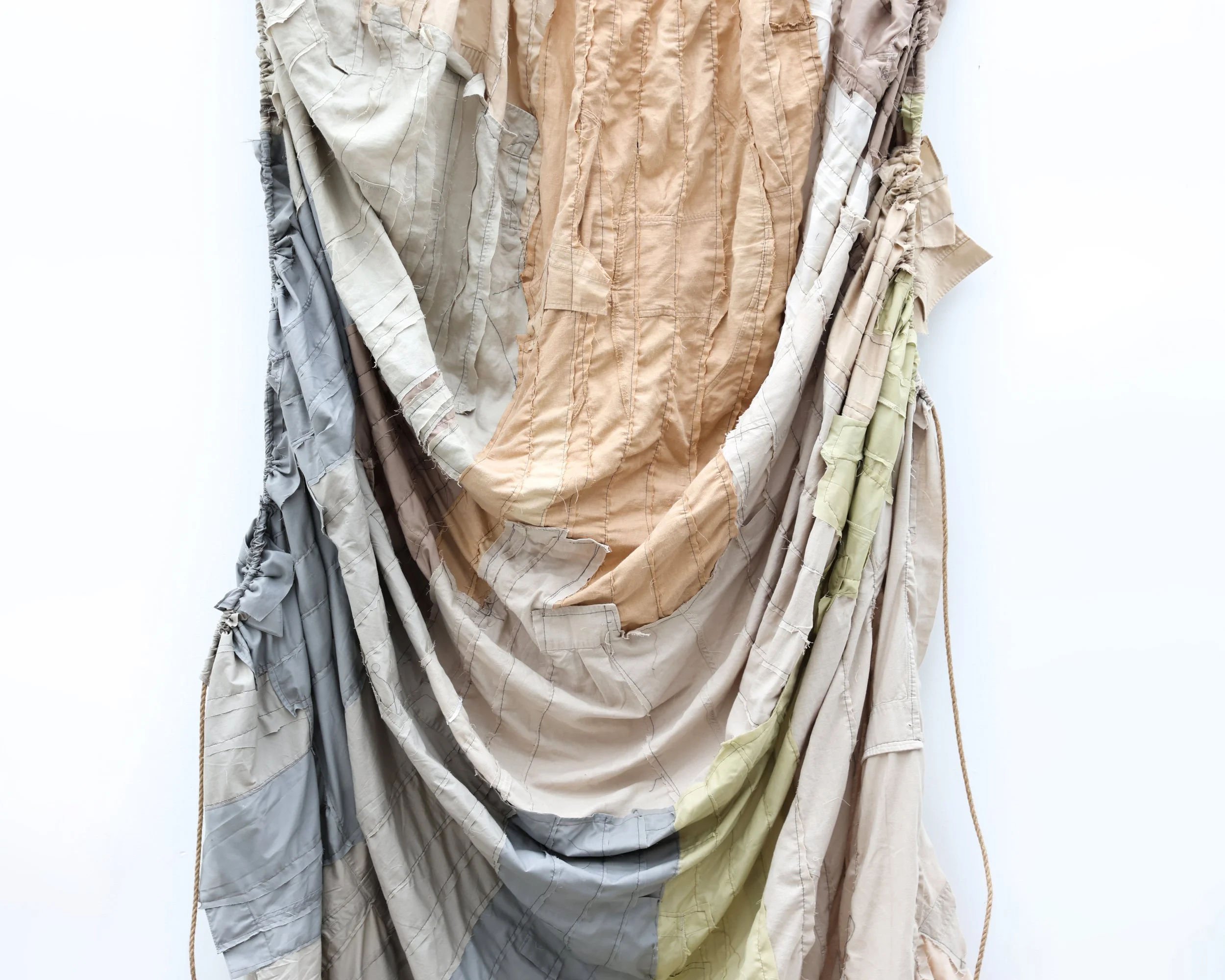 E.SIMKUS:TROUSSEAUDELAJEUNEFILLE_5.JPG