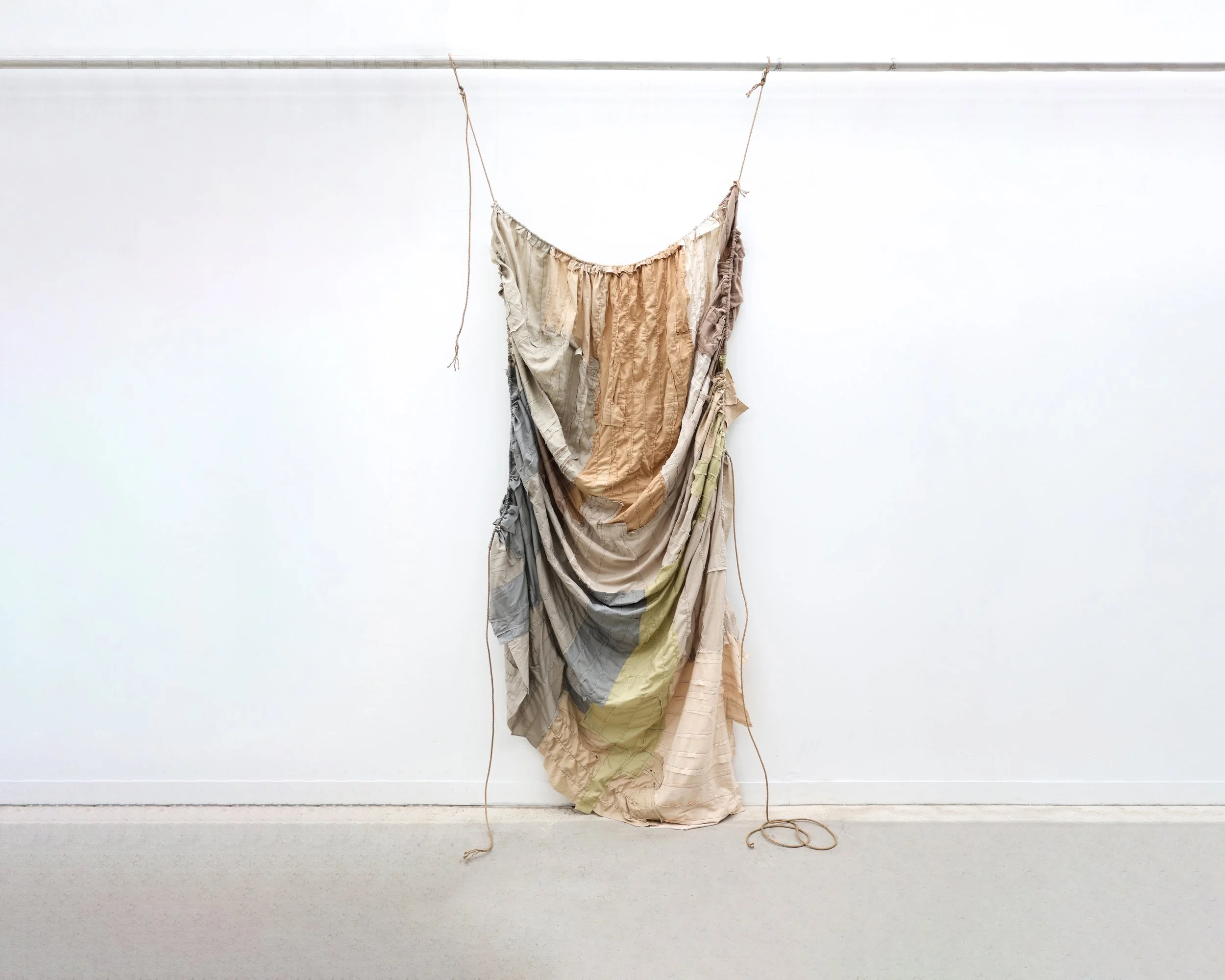 Le trousseau de la jeune fille, 2026, coton, 295x100cm