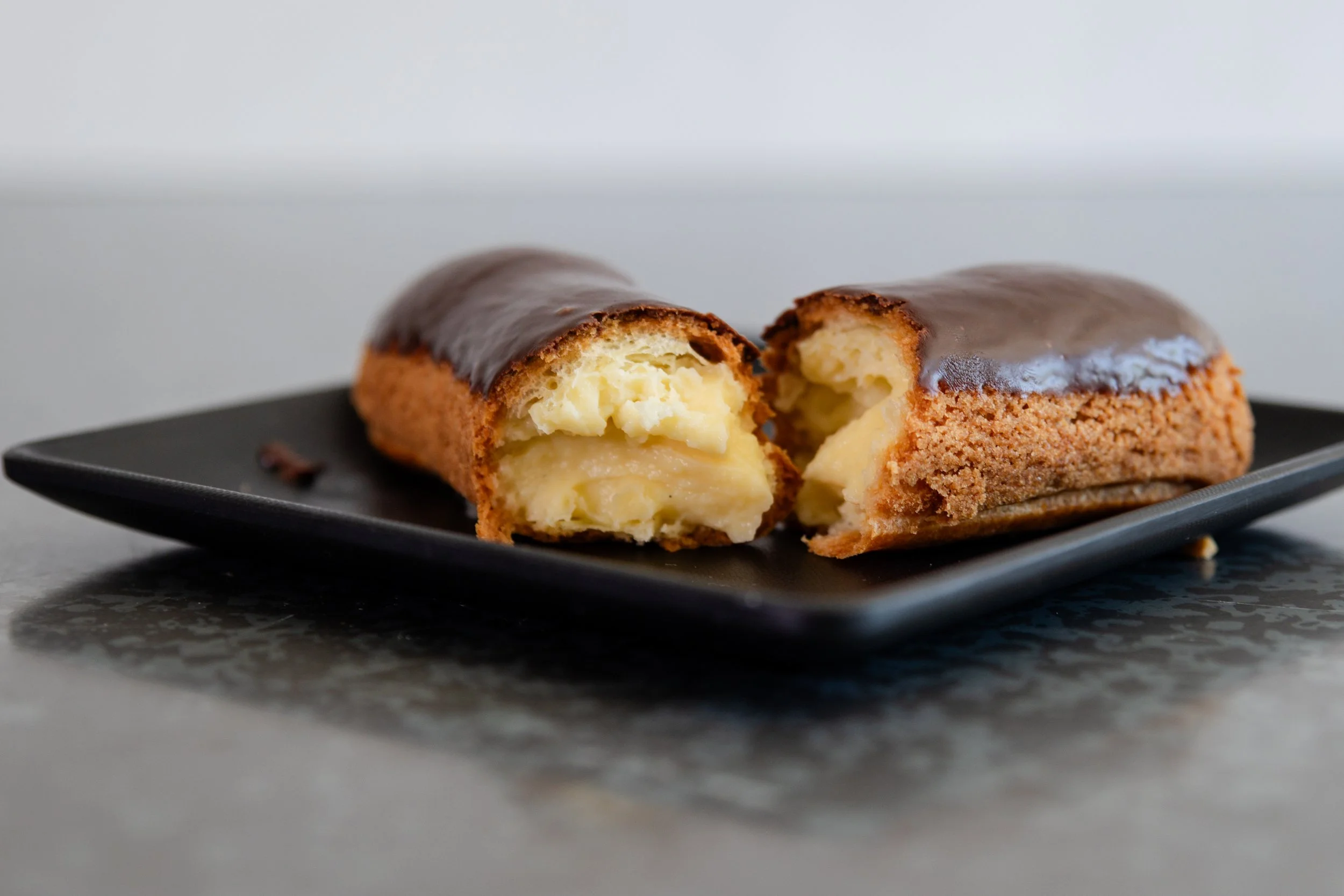 Éclair (Only Available 6/16-6/20)