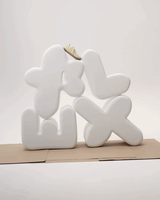 CP_SQUISH_AI_MOTIONS_SQUISH_MULTIPLE_STOP_MOTION_CLOSE_UP-ezgif.com-video-to-gif-converter.gif