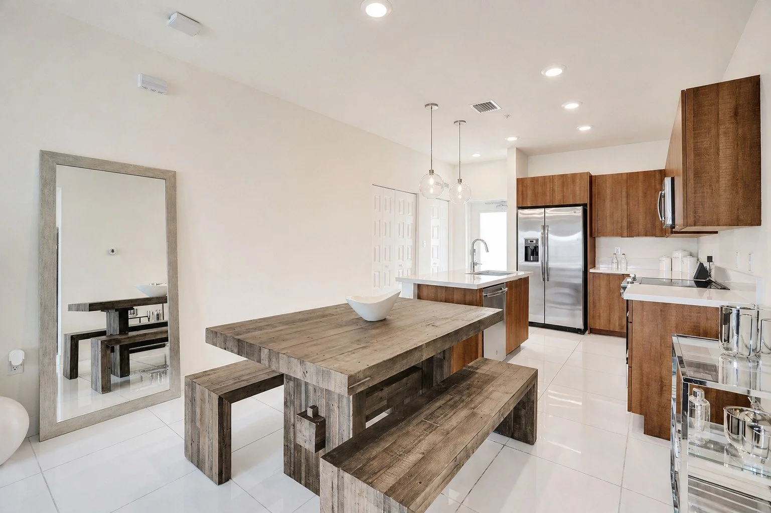 4 Dining kitchen.jpeg