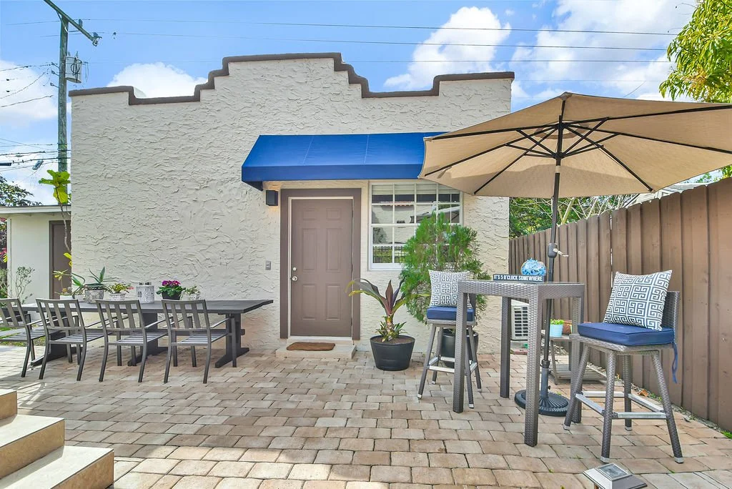 (21) CasitaFrontView.jpg