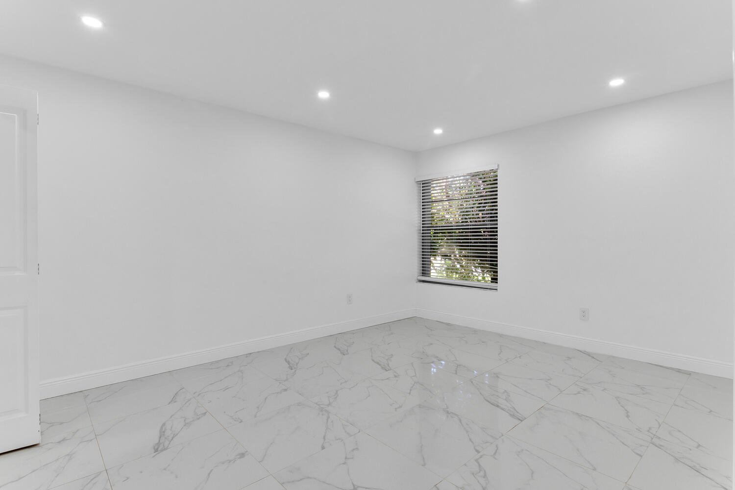 24 7860 SW 180th St Palmetto Bay-large-028-026-Bedroom-1500x1000-72dpi.jpg