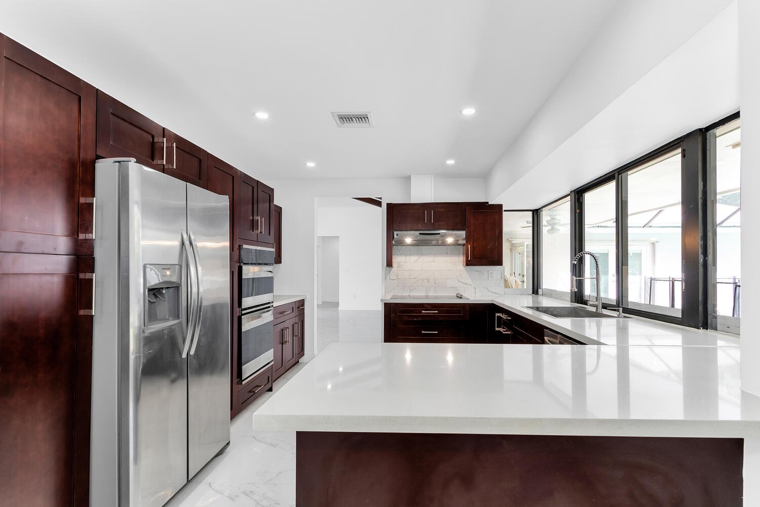 16 7860 SW 180th St Palmetto Bay-large-020-021-Kitchen-1500x1000-72dpi.jpg