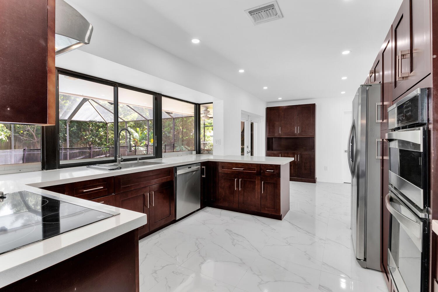 14 7860 SW 180th St Palmetto Bay-large-018-022-Kitchen-1500x1000-72dpi.jpg