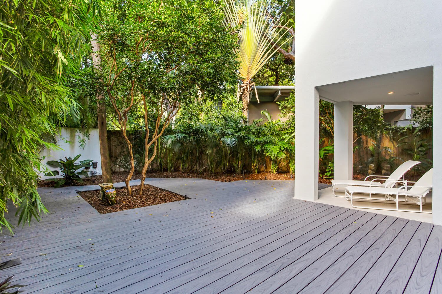 29 2475 S Bayshore Dr Apt 3 Miami-large-029-006-Yard-1500x1000-72dpi.jpg