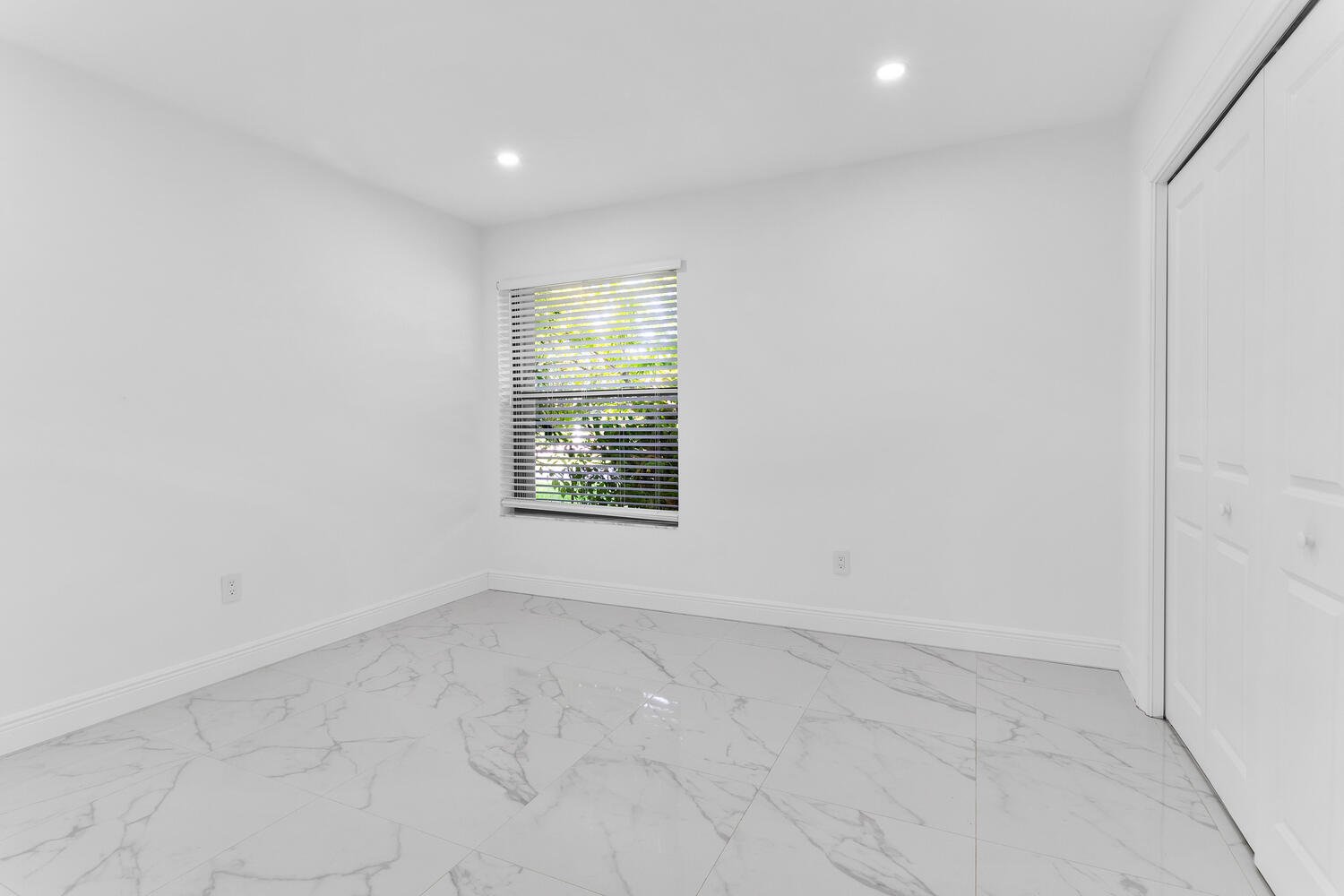 27 7860 SW 180th St Palmetto Bay-large-030-028-Bedroom-1500x1000-72dpi.jpg