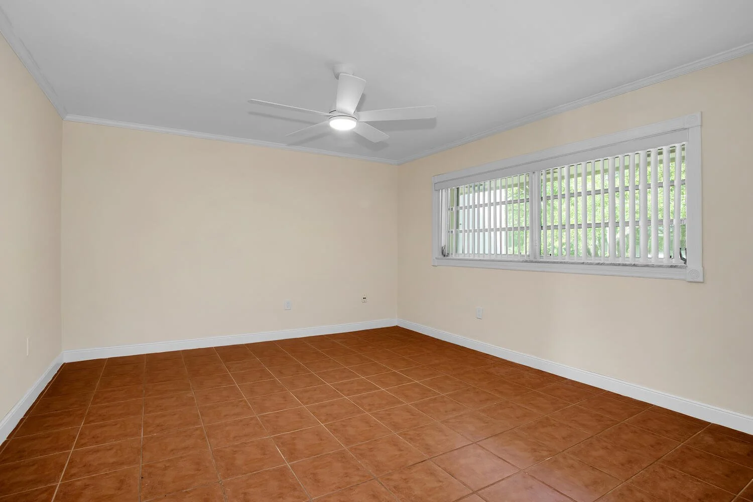 22 8123 SW 81st Pl Miami FL 33143-large-020-020-Primary Bedroom-1500x1000-72dpi.jpg
