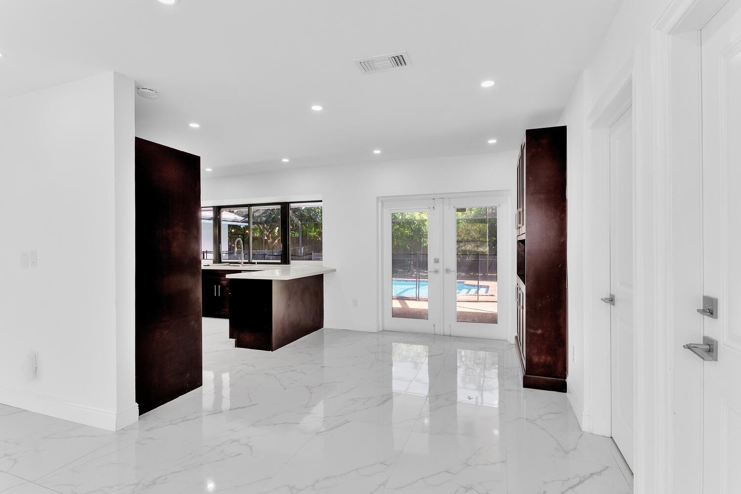 12 7860 SW 180th St Palmetto Bay-large-016-008-Dining Room-1500x1000-72dpi.jpg