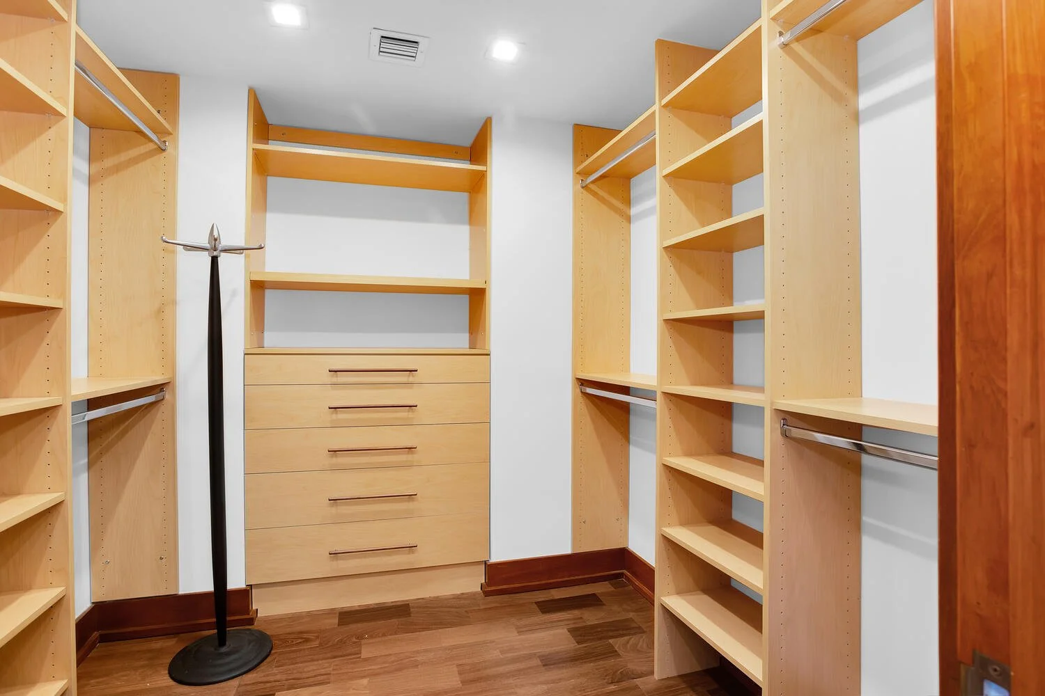 22 2475 S Bayshore Dr Apt 3 Miami-large-022-032-Primary Closet-1500x1000-72dpi.jpg