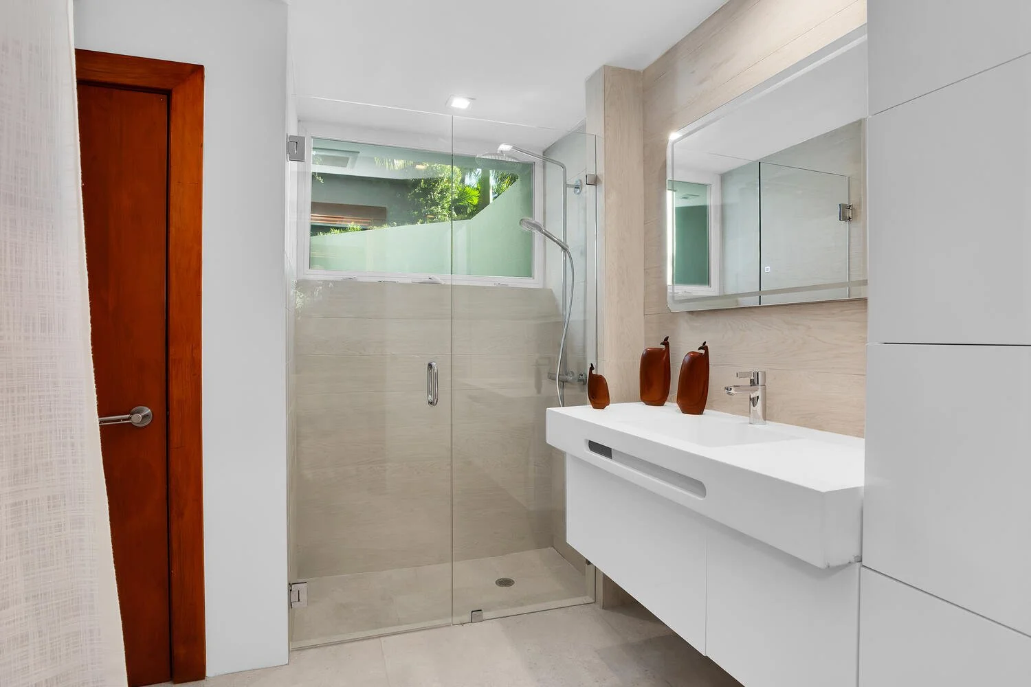 25 2475 S Bayshore Dr Apt 3 Miami-large-025-005-Bathroom-1500x1000-72dpi.jpg