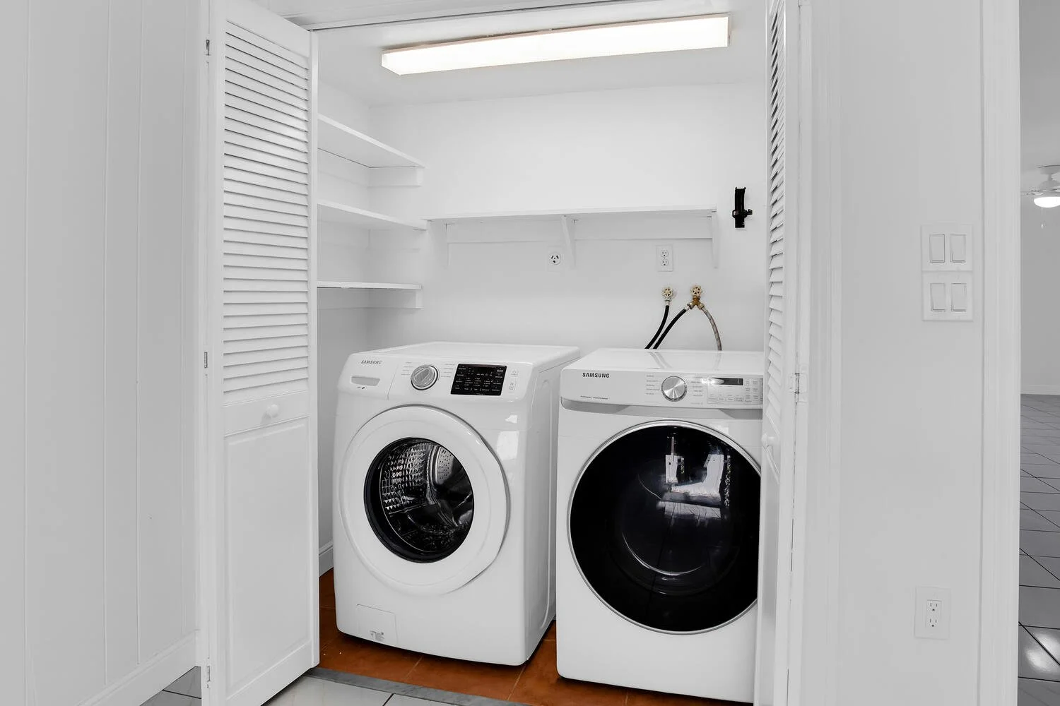 20 8123 SW 81st Pl Miami FL 33143-large-016-003-Laundry-1500x1000-72dpi.jpg
