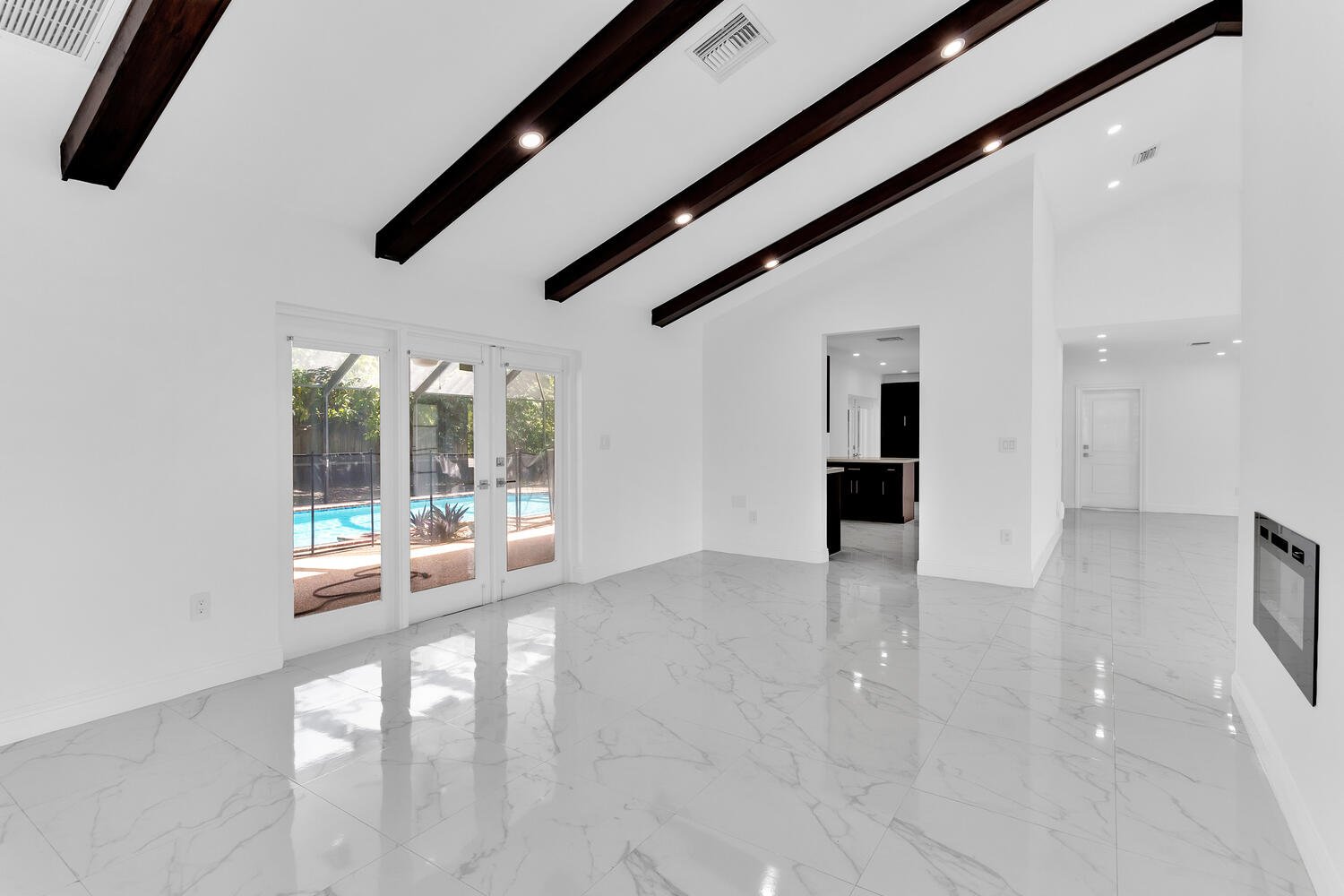 9 7860 SW 180th St Palmetto Bay-large-012-017-Living Room-1500x1000-72dpi.jpg