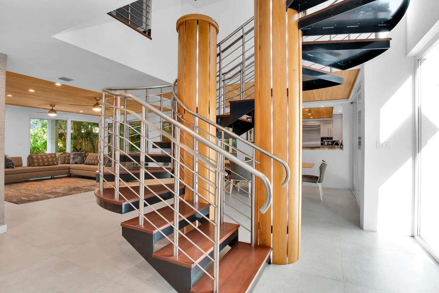 12 2475 S Bayshore Dr Apt 3 Miami-large-003-001-Entry-1500x1000-72dpi.jpg