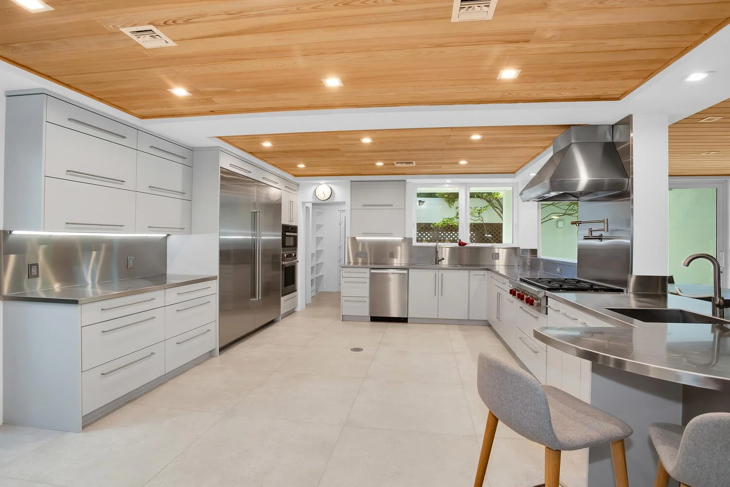 9 2475 S Bayshore Dr Apt 3 Miami-large-011-014-Kitchen-1500x1000-72dpi.jpg